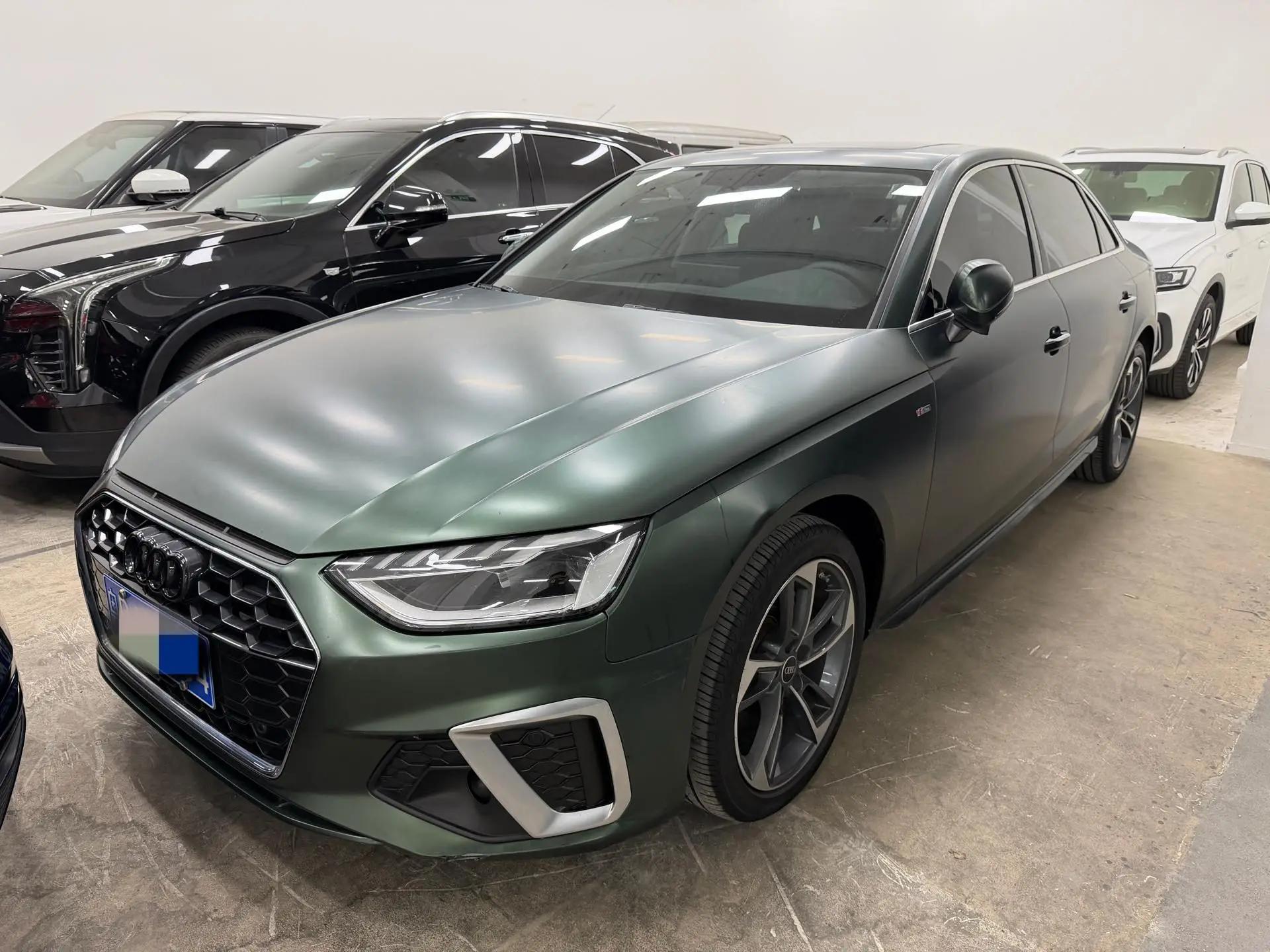 Audi A4L 2022 model 40 TFSI Sporty Style version