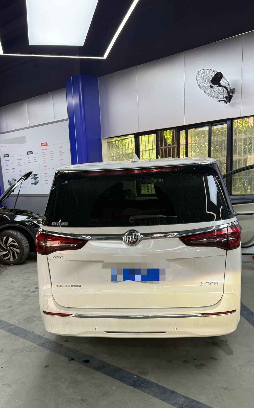 Buick GL8 2021 ES Land Business 653T Prestige Model 3