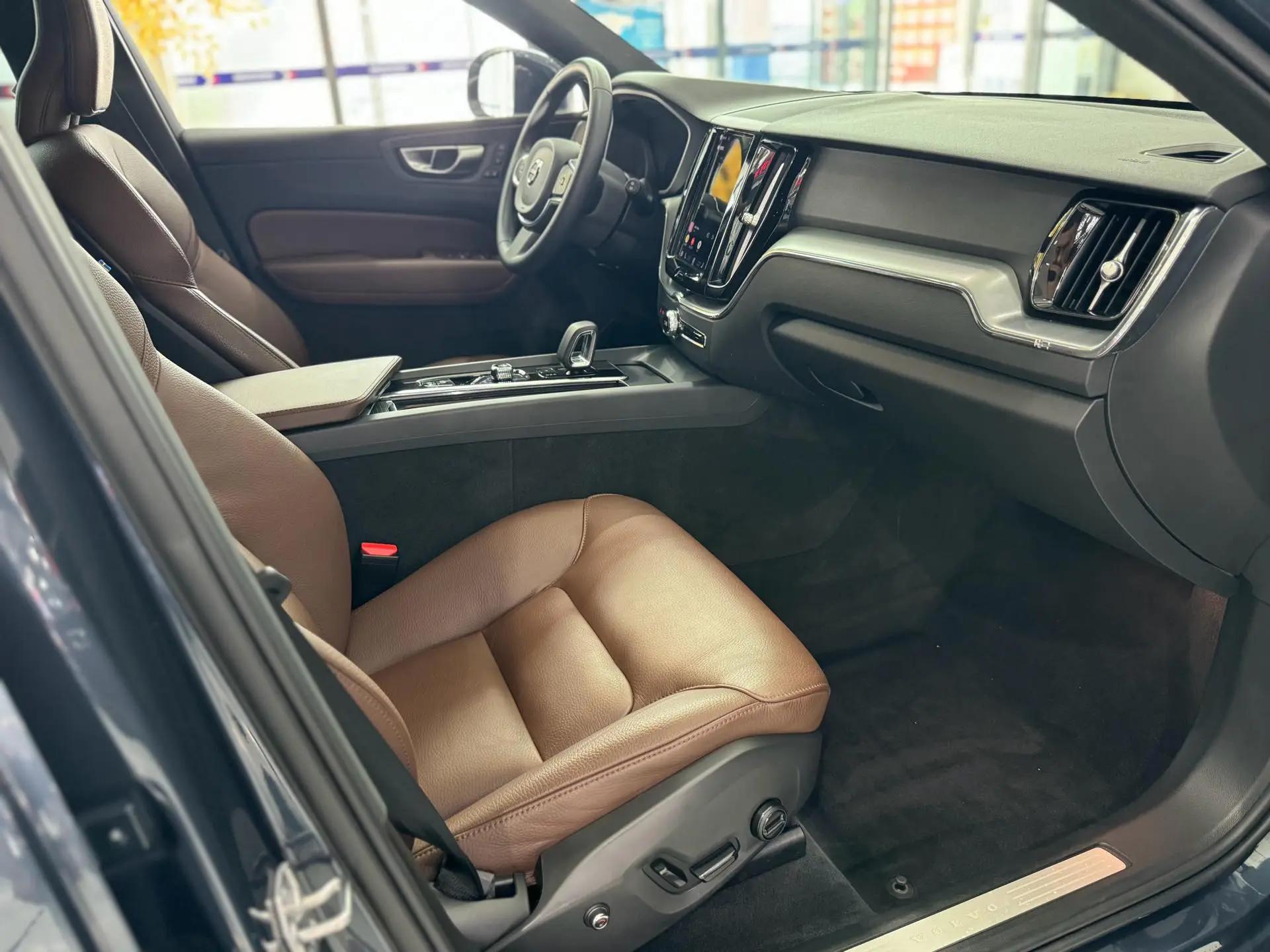 Volvo XC60 2022 B5 All-Wheel Drive Intelligent Luxury Edition 6
