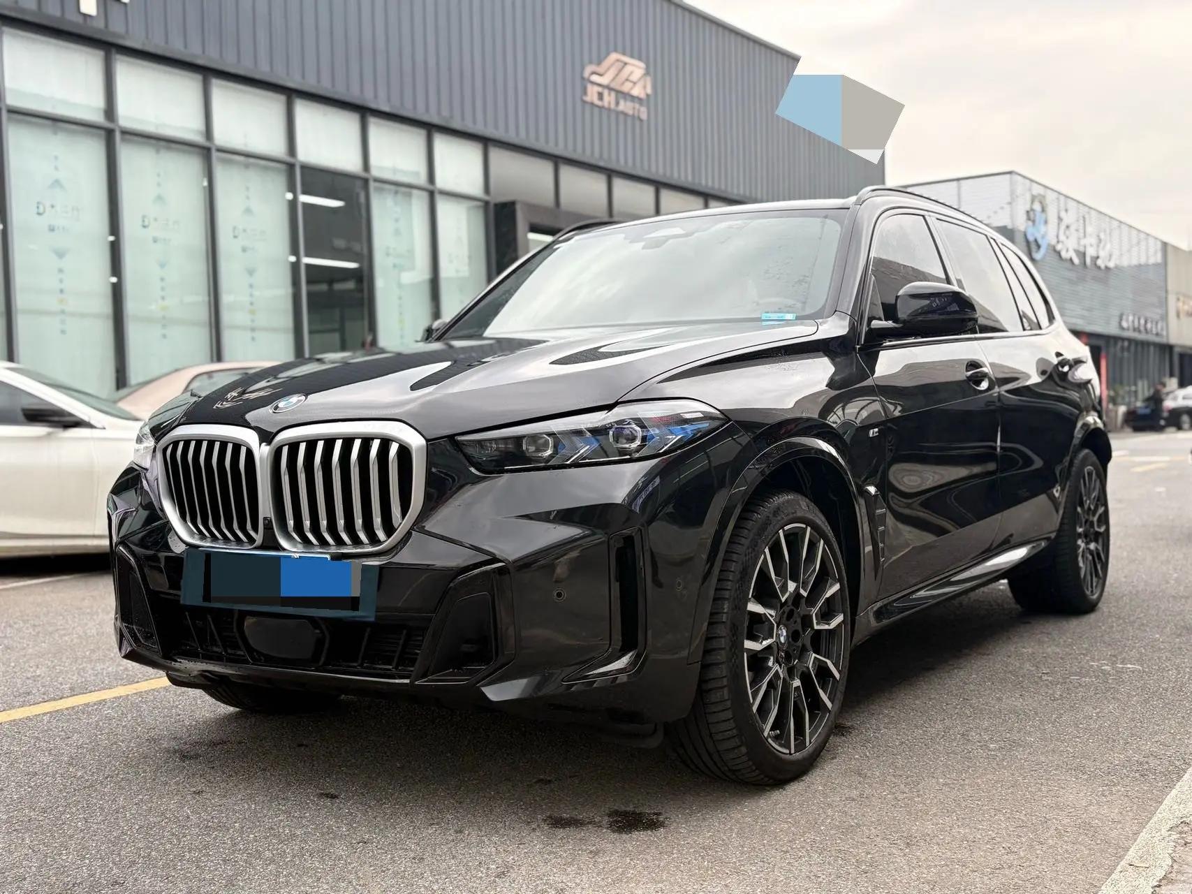 Open image lightbox: BMW 2023 X5 xDrive40Li 48V 3.0T M sports obsidian night suit automatic gear