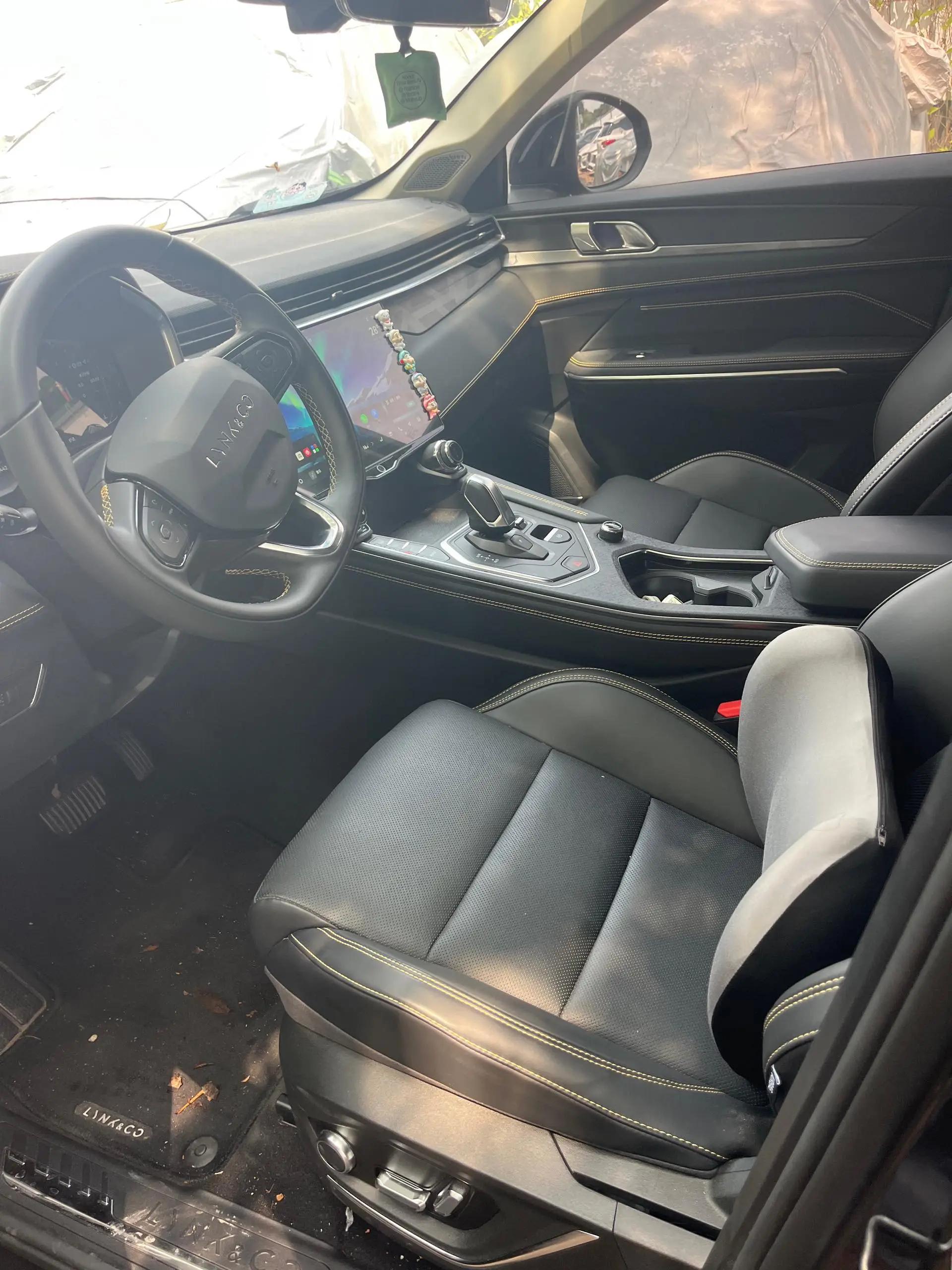 LYNK&amp;CO 2025 LYNK&amp;CO 01 2.0TD Two-wheel Drive New Pro Edition Automatic Gear 2