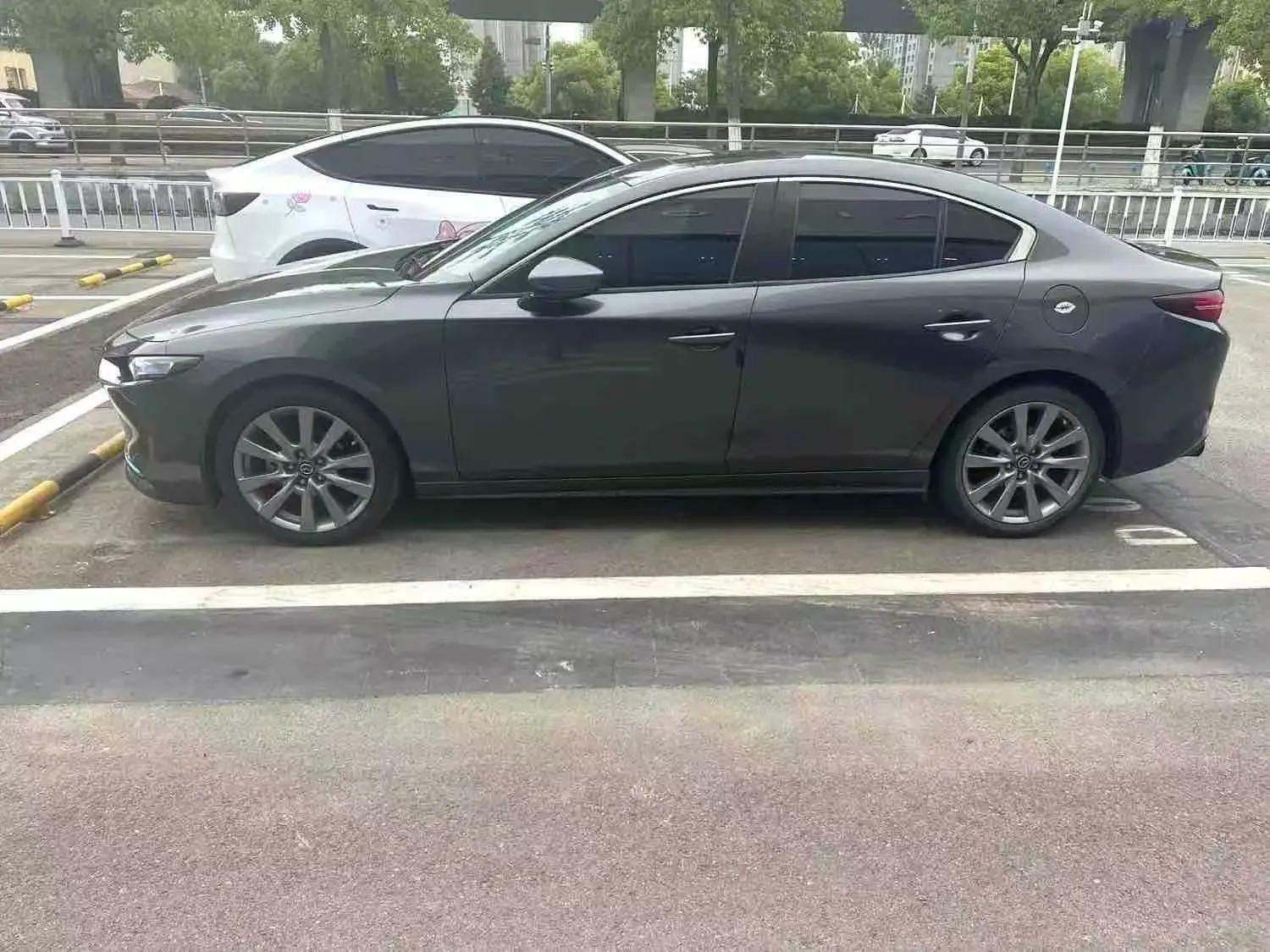 Mazda 3 Onksera 2021 2.0L Automatic Quality Elegant Edition 2