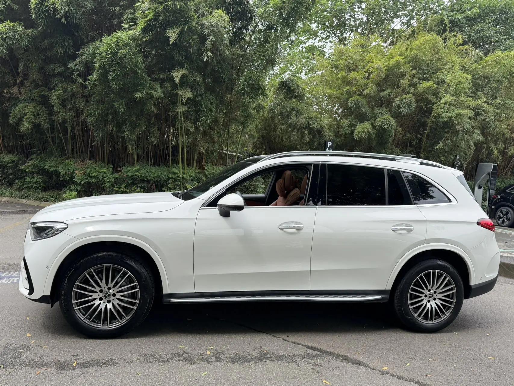 Mercedes Benz 2024 GLC 300 L 4MATIC 48V 2.0T Sporty 5-Seater Automatic 2