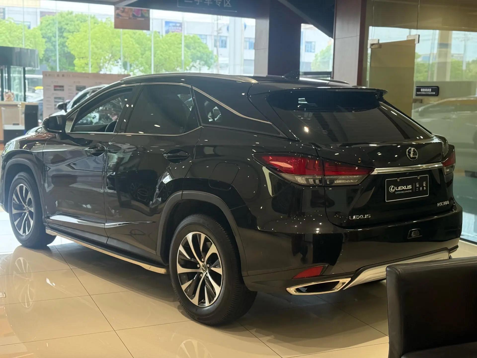 Lexus RX 2020 15000.00g Drive Comfort Edition Country V 10