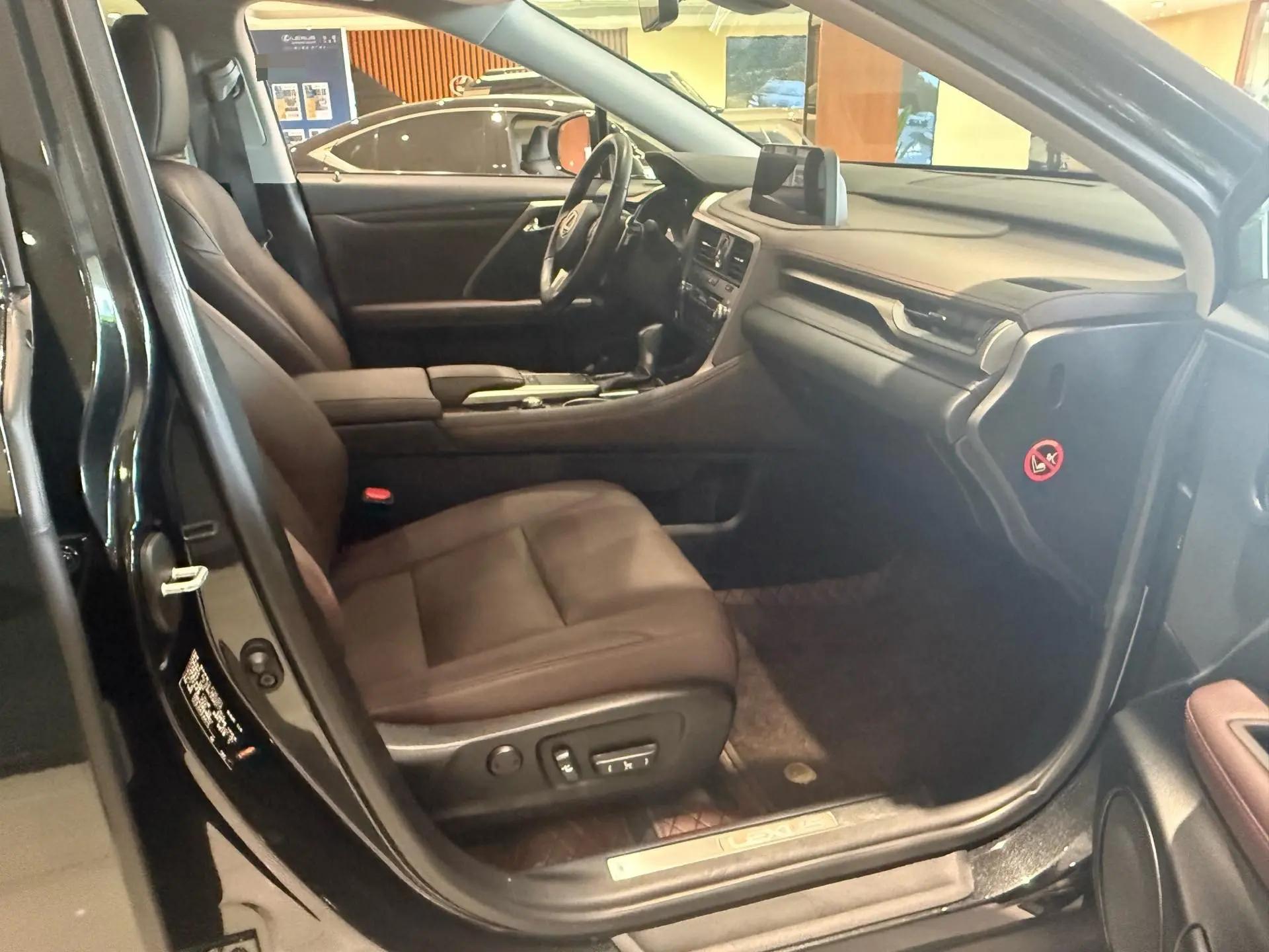 Lexus RX 2020 15000.00g Drive Comfort Edition Country V 6