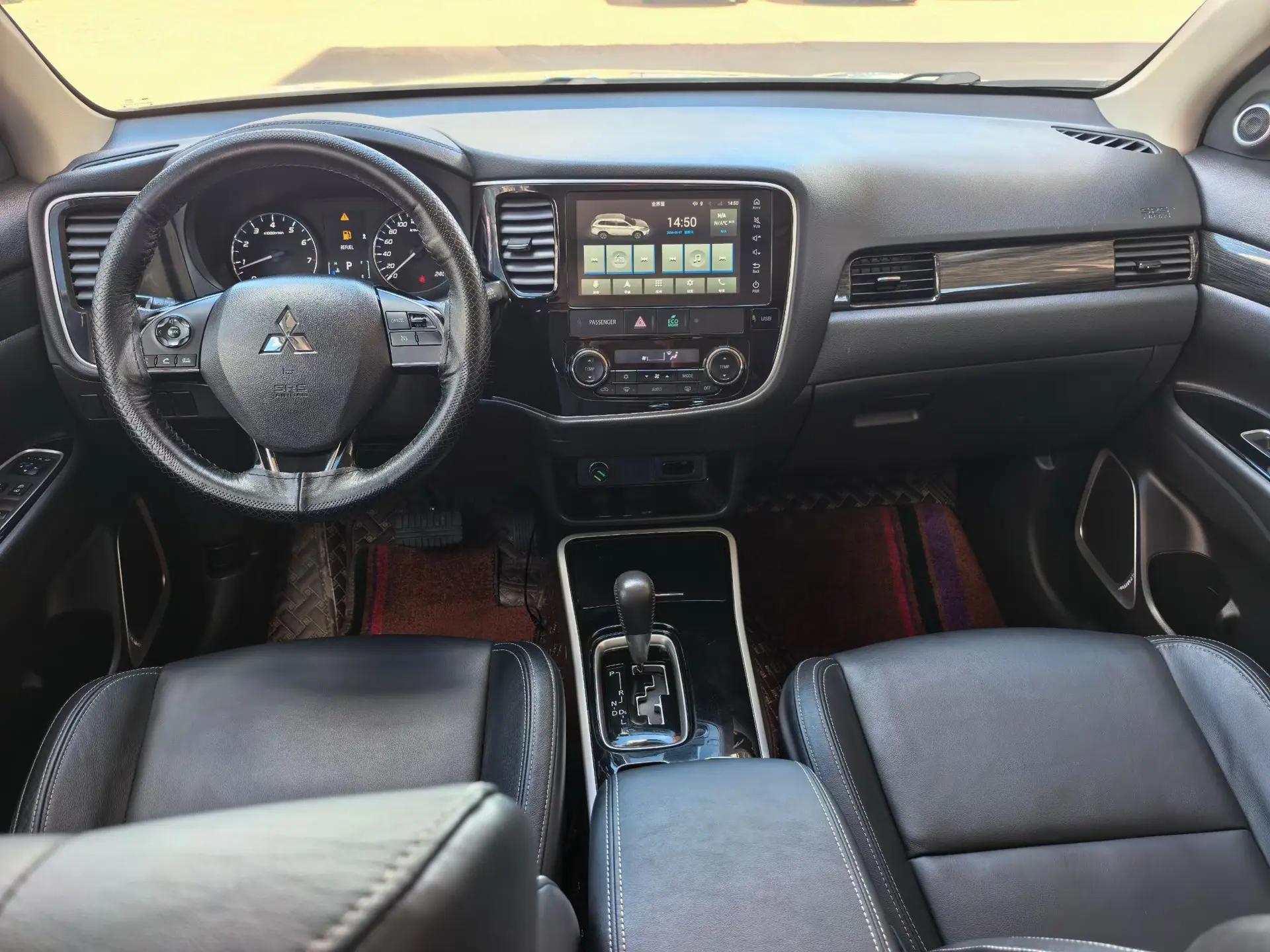Outlander 2020 2.0L Two-Drive Enjoy Edition 7 6