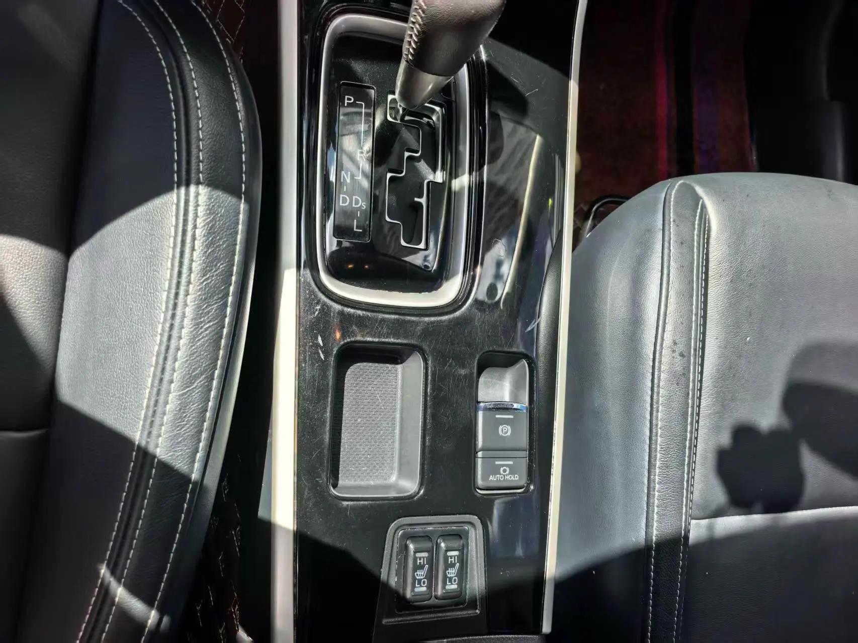 Outlander 2020 2.0L Two-Drive Enjoy Edition 7 8