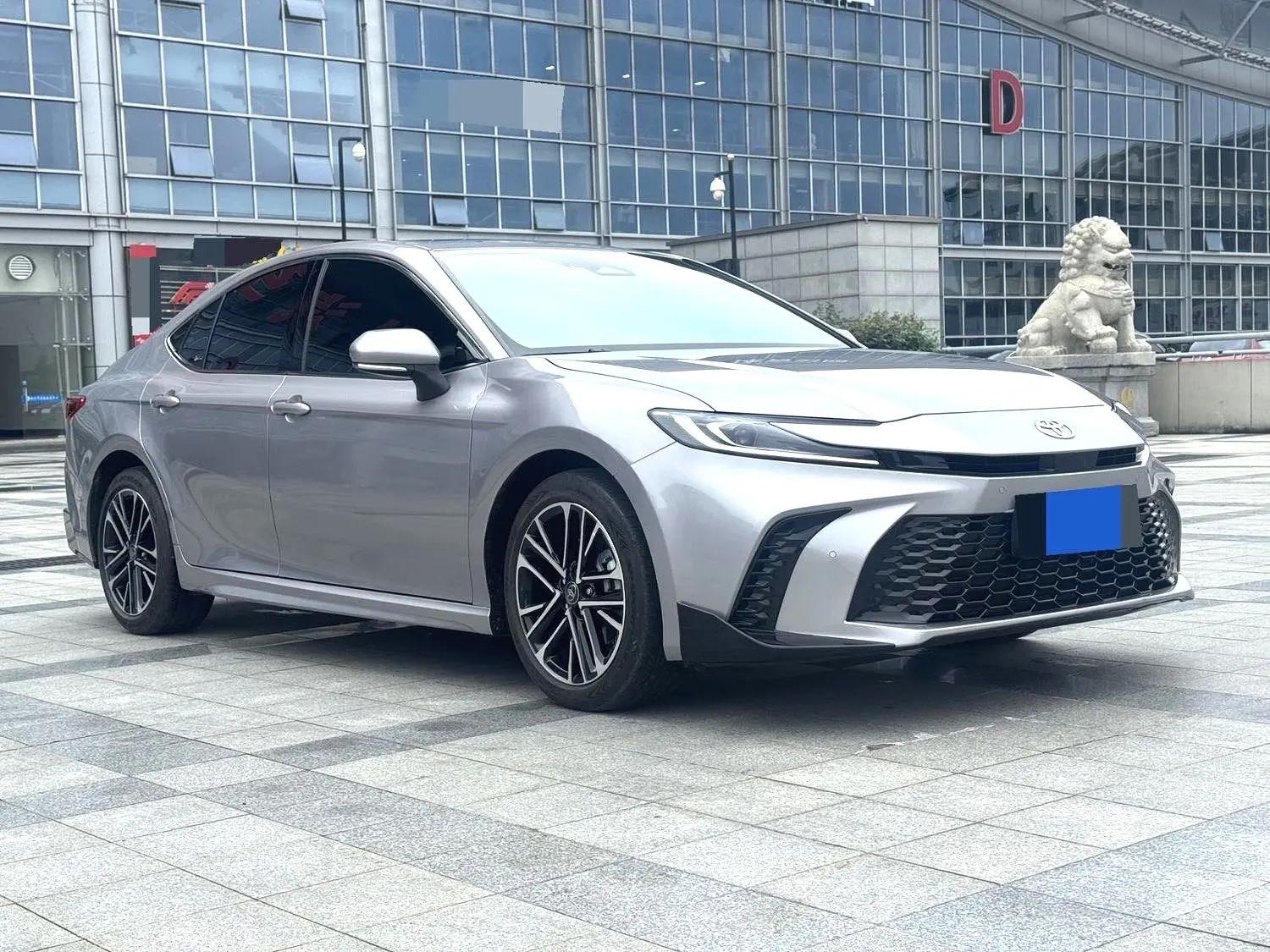 Toyota 2026 Camry Dual Engine 2.0HSE CVT Sport Lite Edition Automatic 3