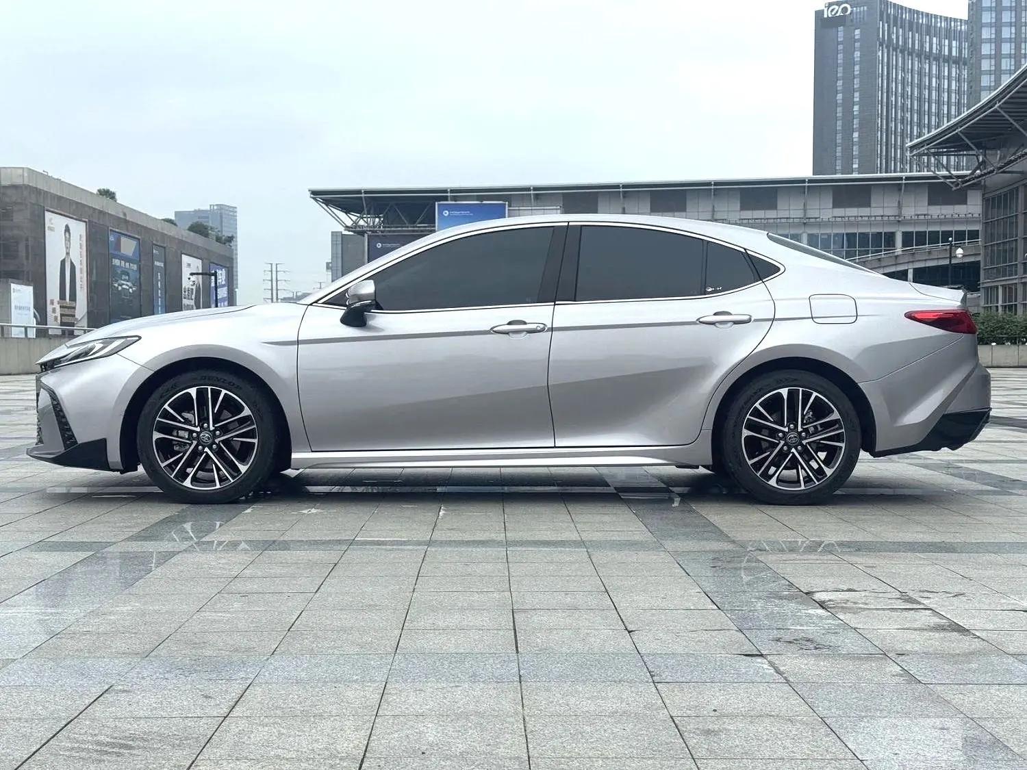 Toyota 2026 Camry Dual Engine 2.0HSE CVT Sport Lite Edition Automatic 4