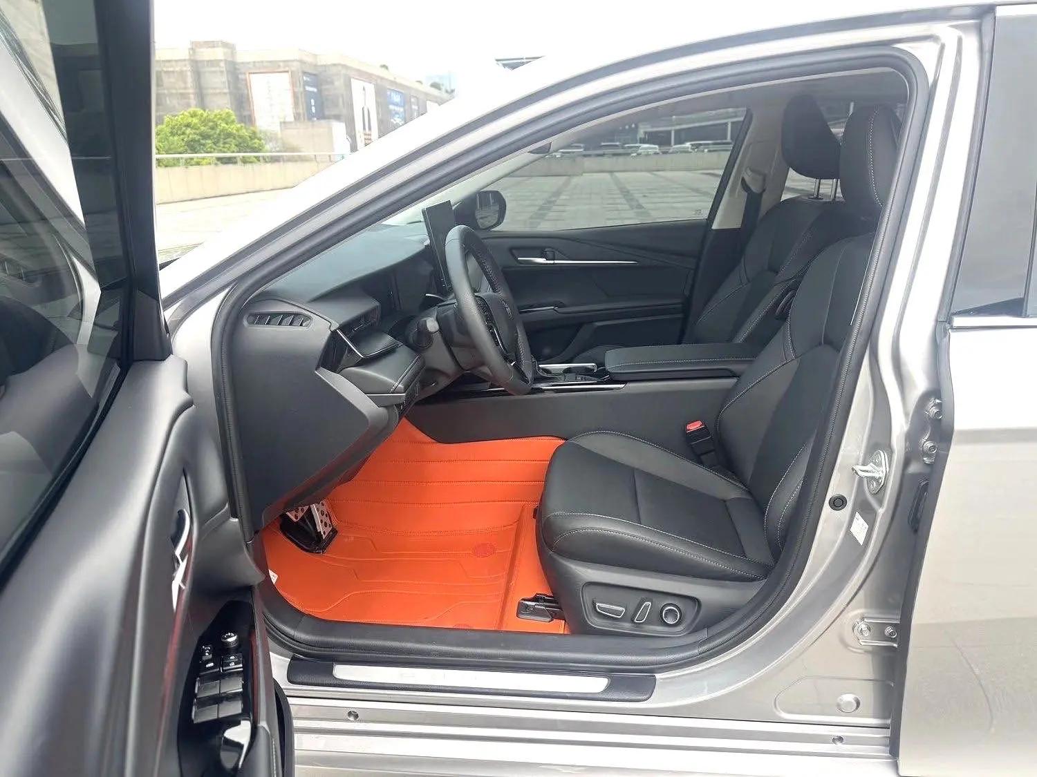 Toyota 2026 Camry Dual Engine 2.0HSE CVT Sport Lite Edition Automatic 5