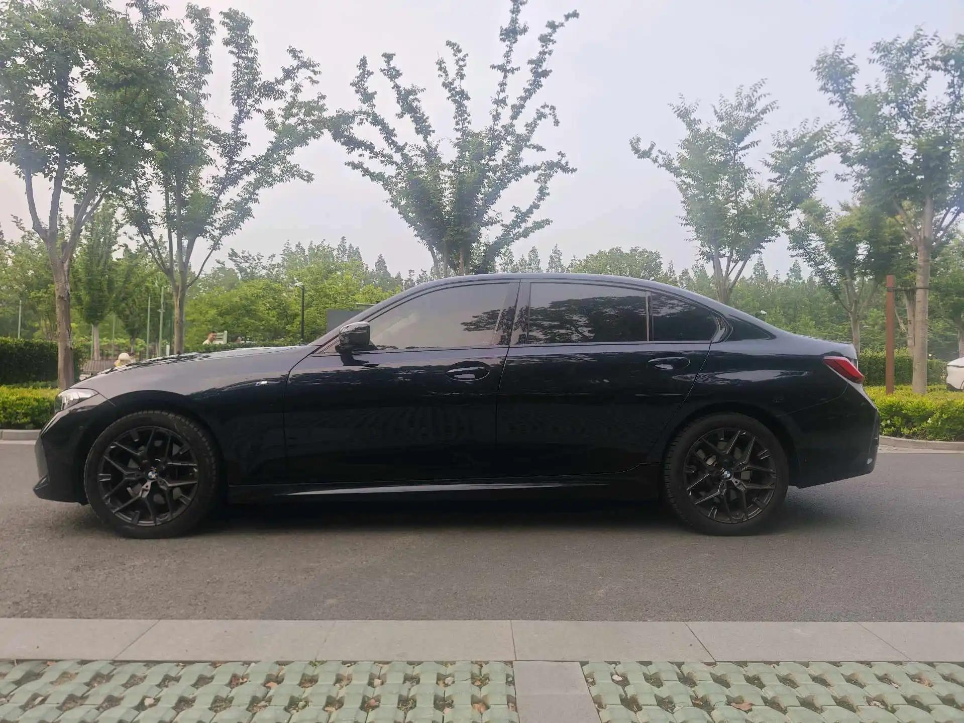 BMW 3 Series 2025 Model 330Li 2.0T M Sport Night Edition Automatic 4