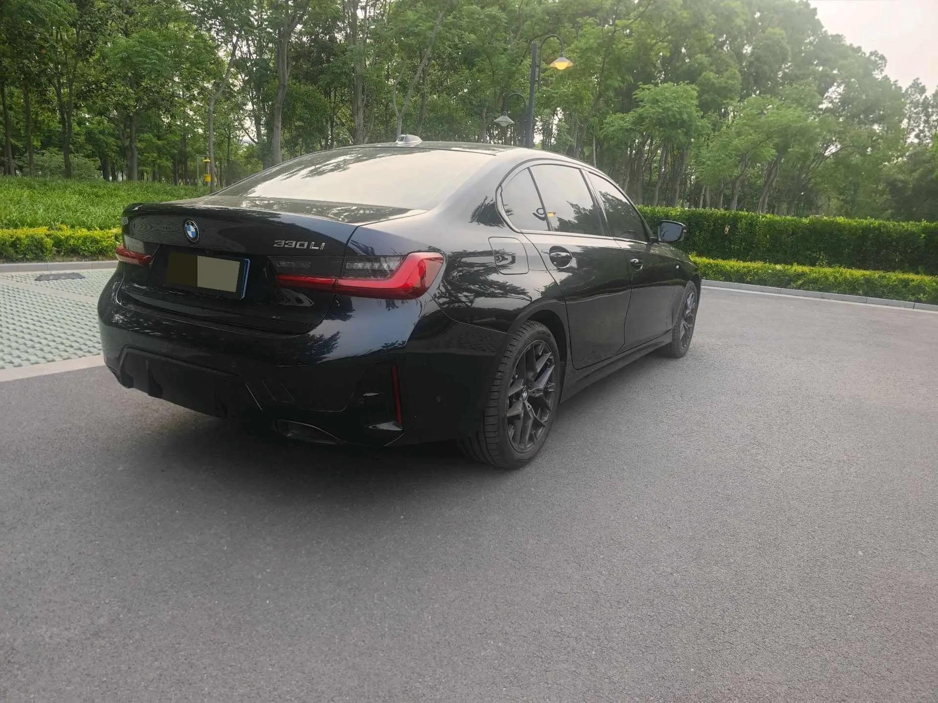 BMW 3 Series 2025 Model 330Li 2.0T M Sport Night Edition Automatic 7