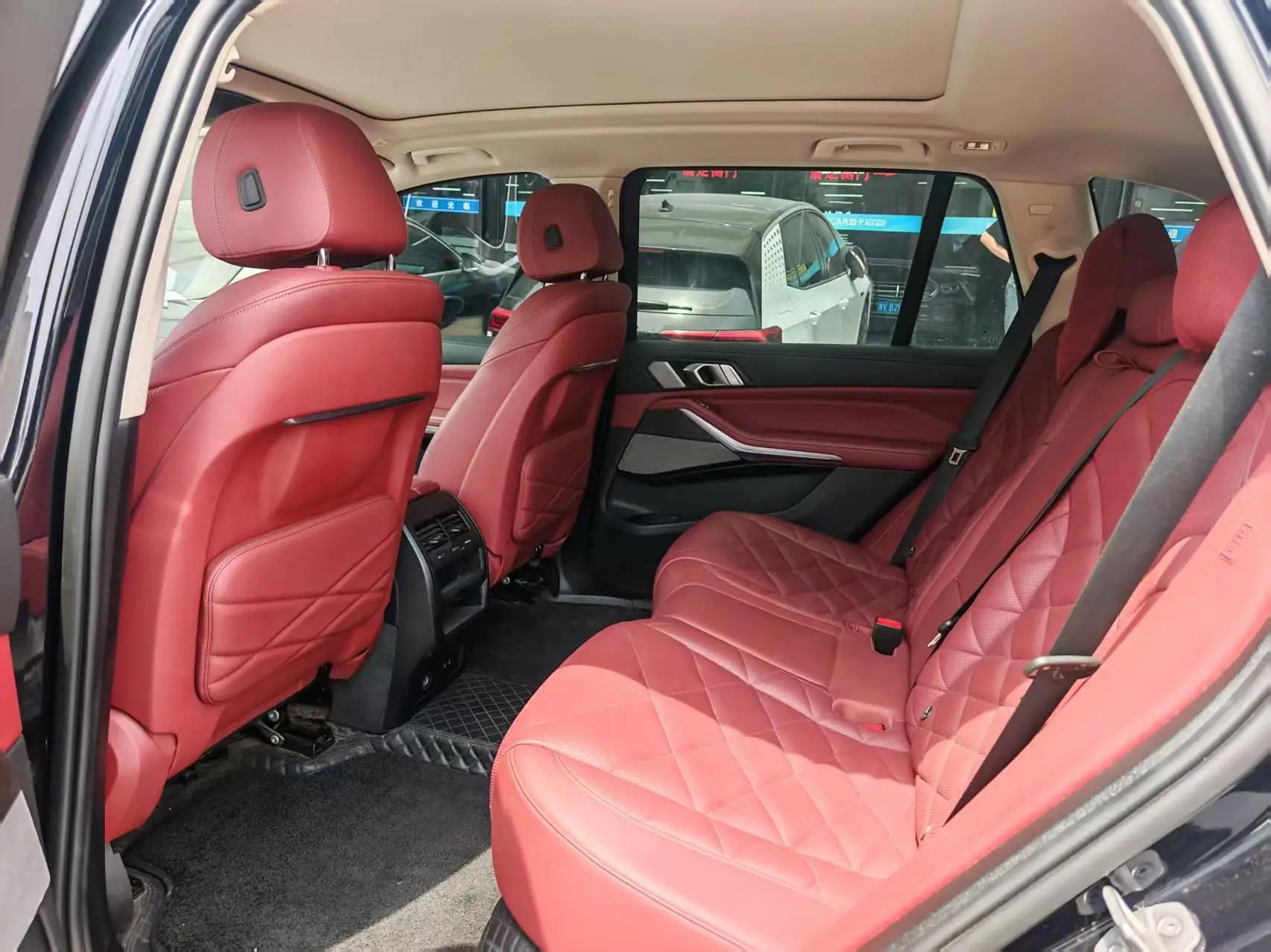 BMW X5 2022 xDrive 30Li exclusive m sports suit 4
