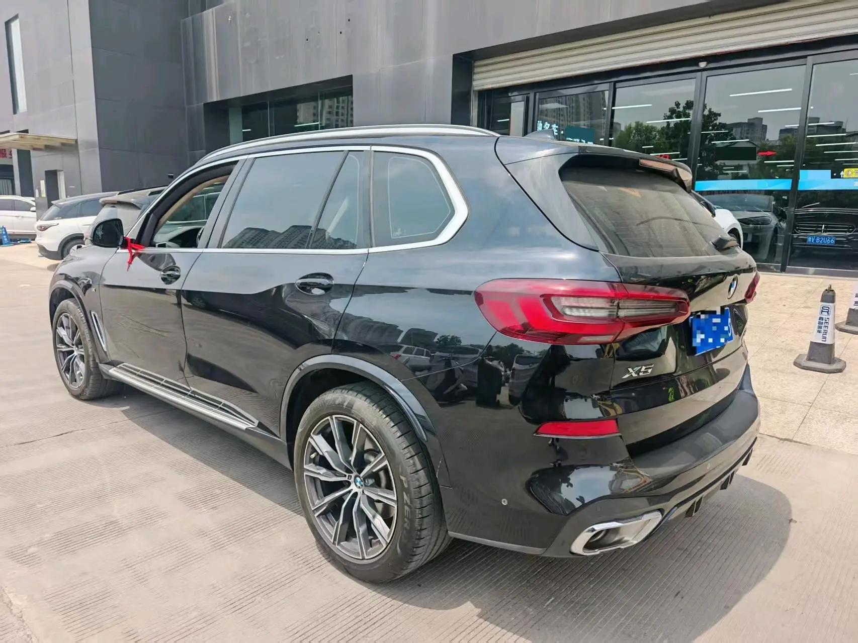 BMW X5 2022 xDrive 30Li exclusive m sports suit 7