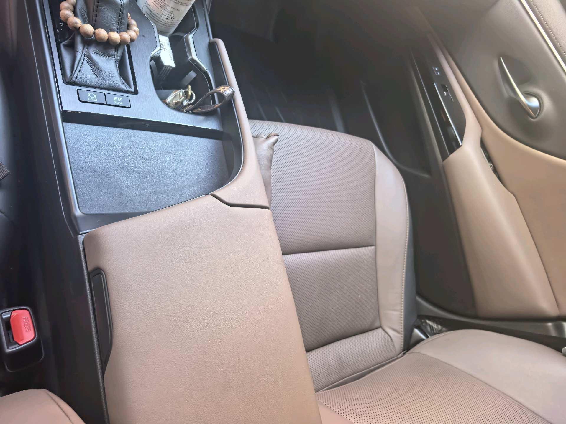Lexus ES 2022 300h Premium Edition 2