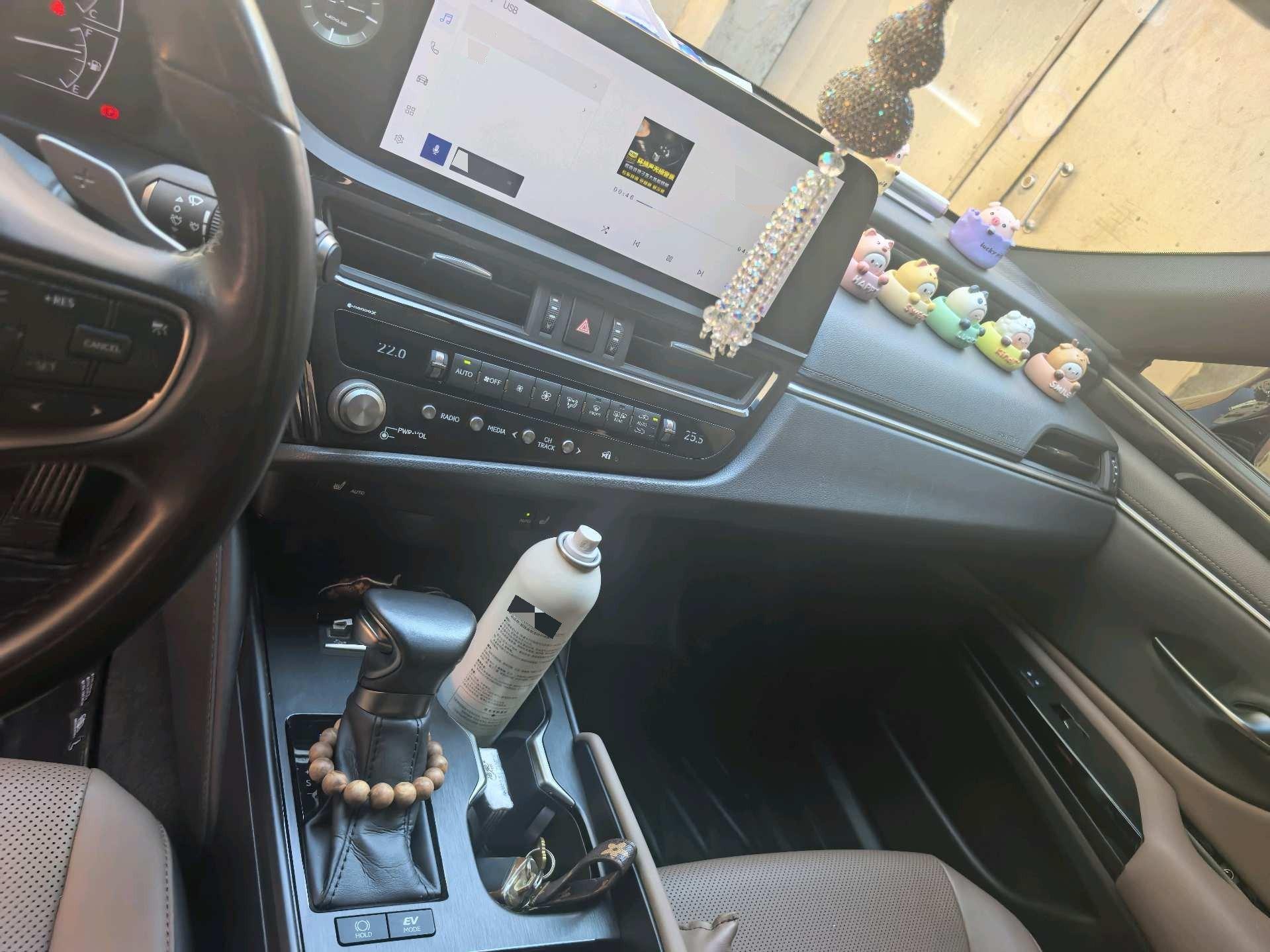 Lexus ES 2022 300h Premium Edition 3