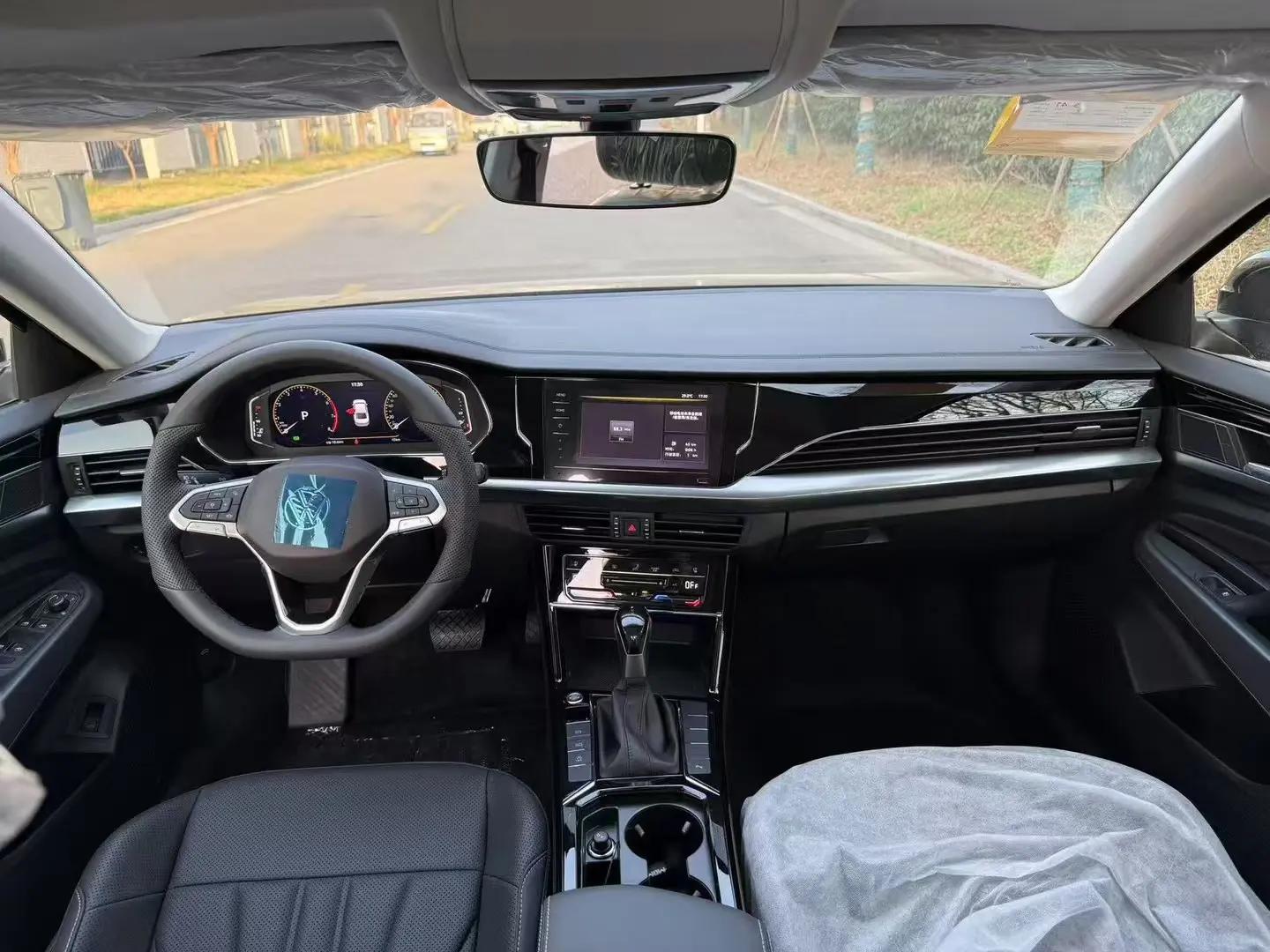 Volkswagen 2025 Passat 2.0TSI 330TSI Outstanding Model Starry Sky Elite Edition Automatic 5