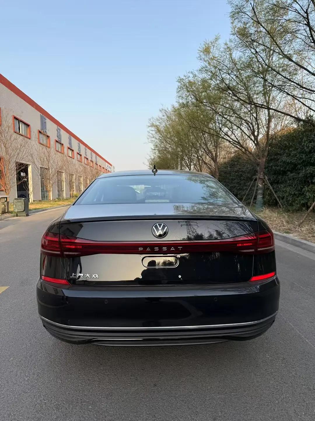 Volkswagen 2025 Passat 2.0TSI 330TSI Outstanding Model Starry Sky Elite Edition Automatic 9