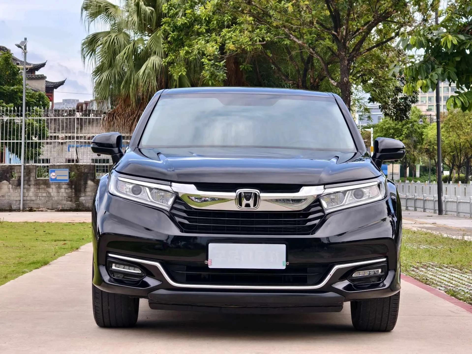 Crown Road 2020 240TURBO Two-Drive Comfortable Edition 2