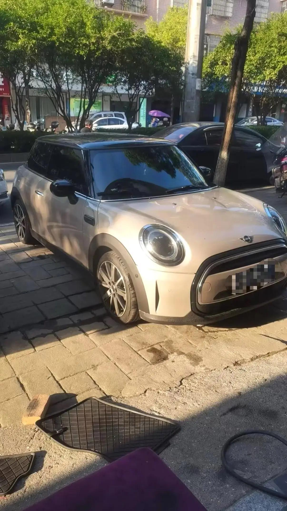 MINI Mini (Imported) 2023 Mini Cooper 1.5T Midnight Escape Special Edition Automatic 2