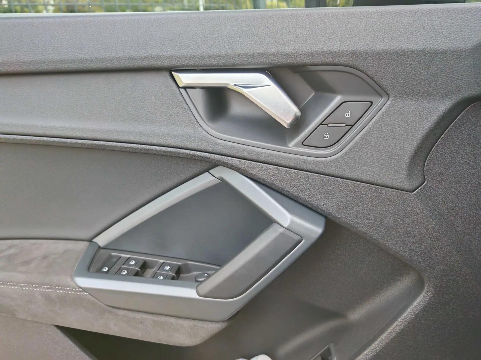 Audi Q3 2022 35 TFSI Enterprising Dynamic 6
