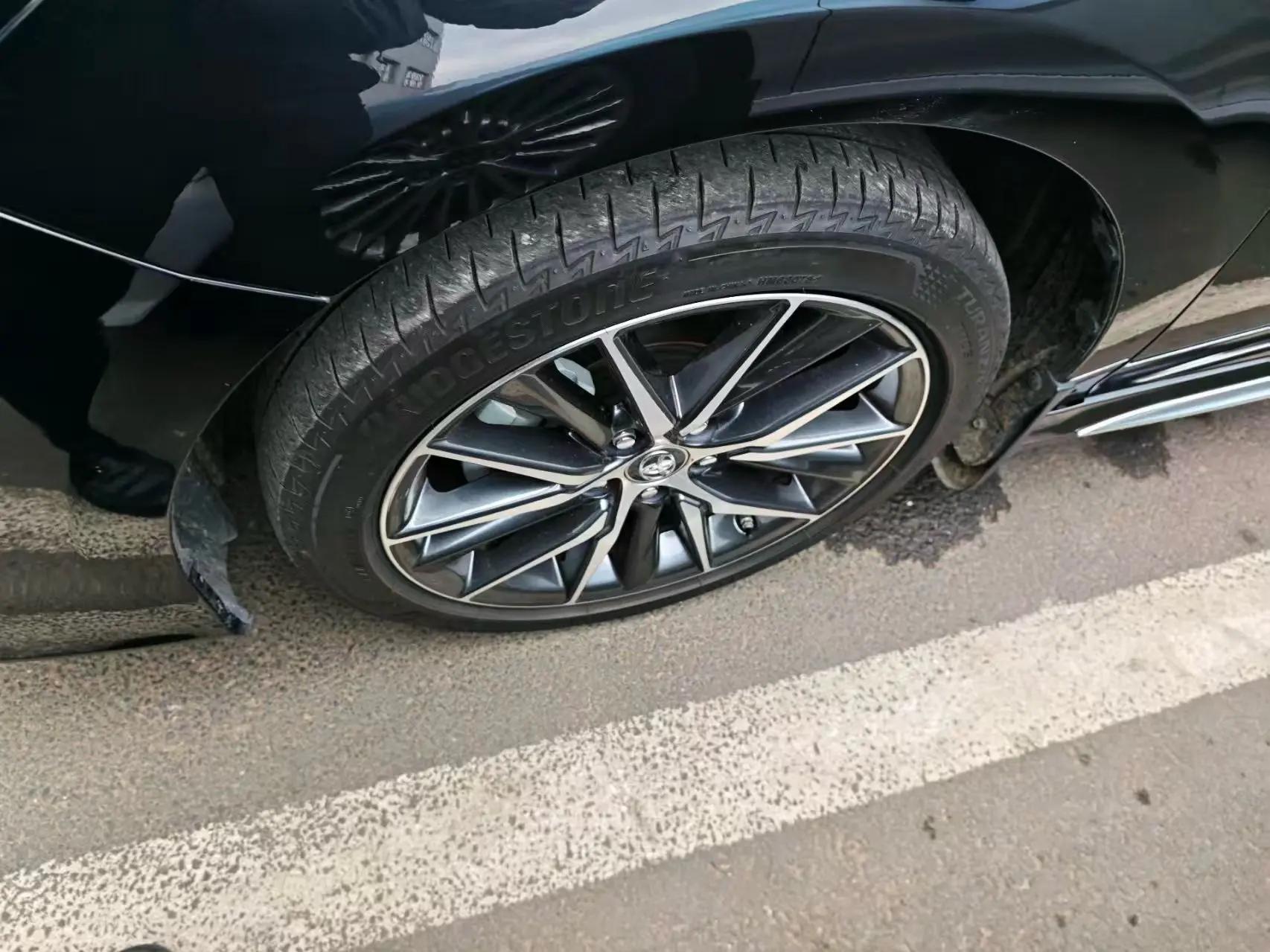 Toyota 2023 Camry 2.5G Deluxe Edition Automatic Gear 2