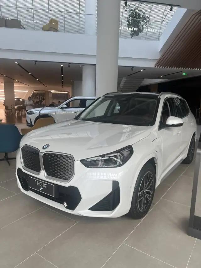 Открыть галерею: BMW 2026 iX1 eDrive25L eDrive25L m sports suit automatic gear