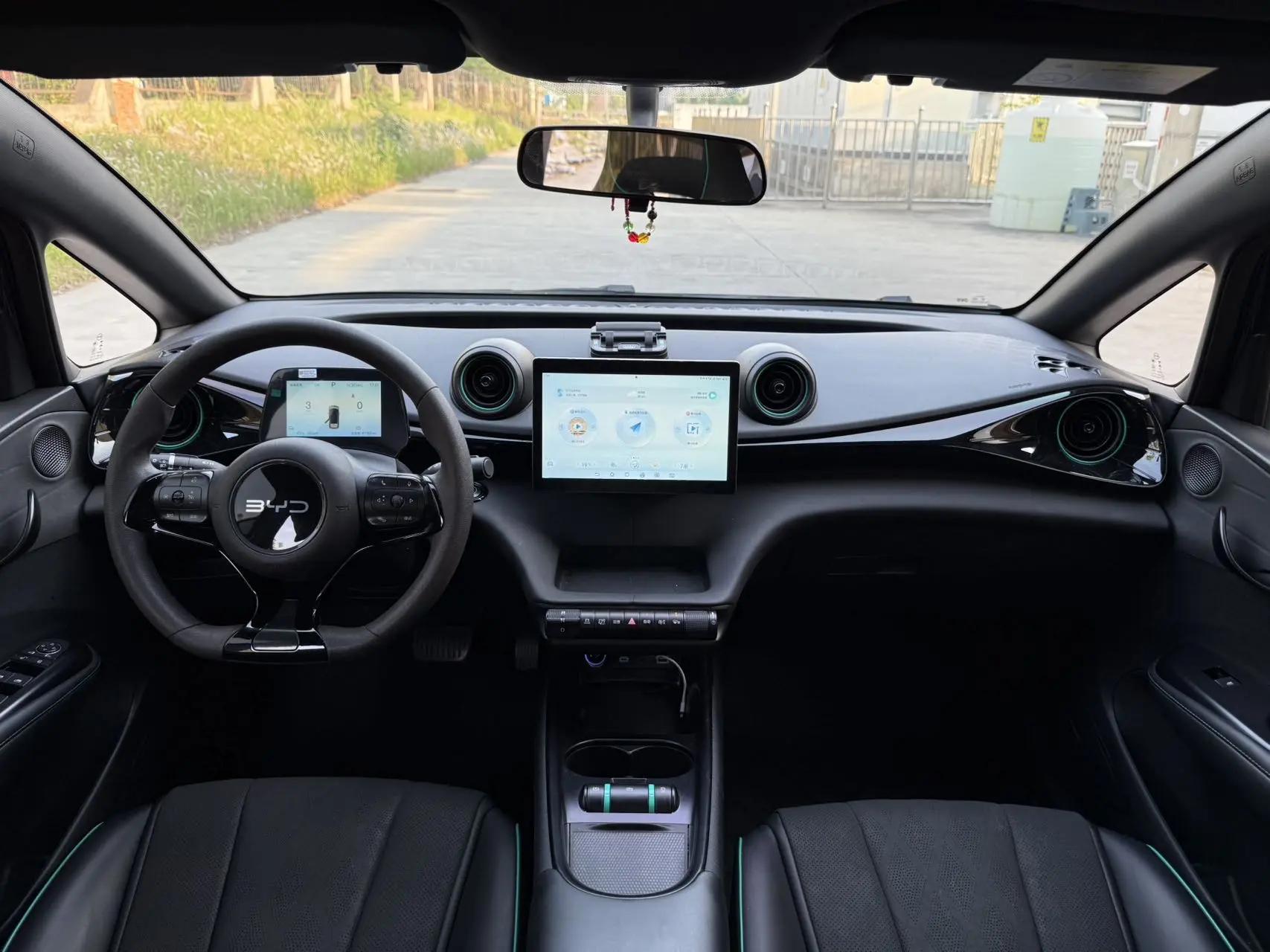 BYD 2025 Dolphin 420km Vital Edition Automatic Gear 5
