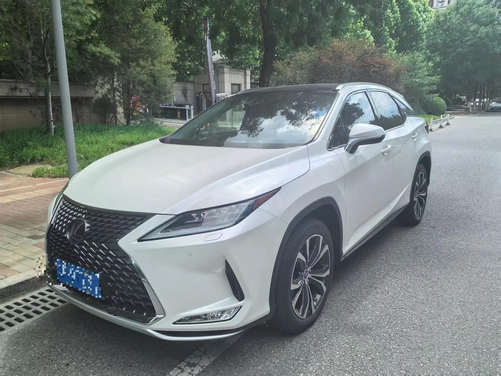 Lexus RX 2020 300 four-wheel drive elegant version of the national v