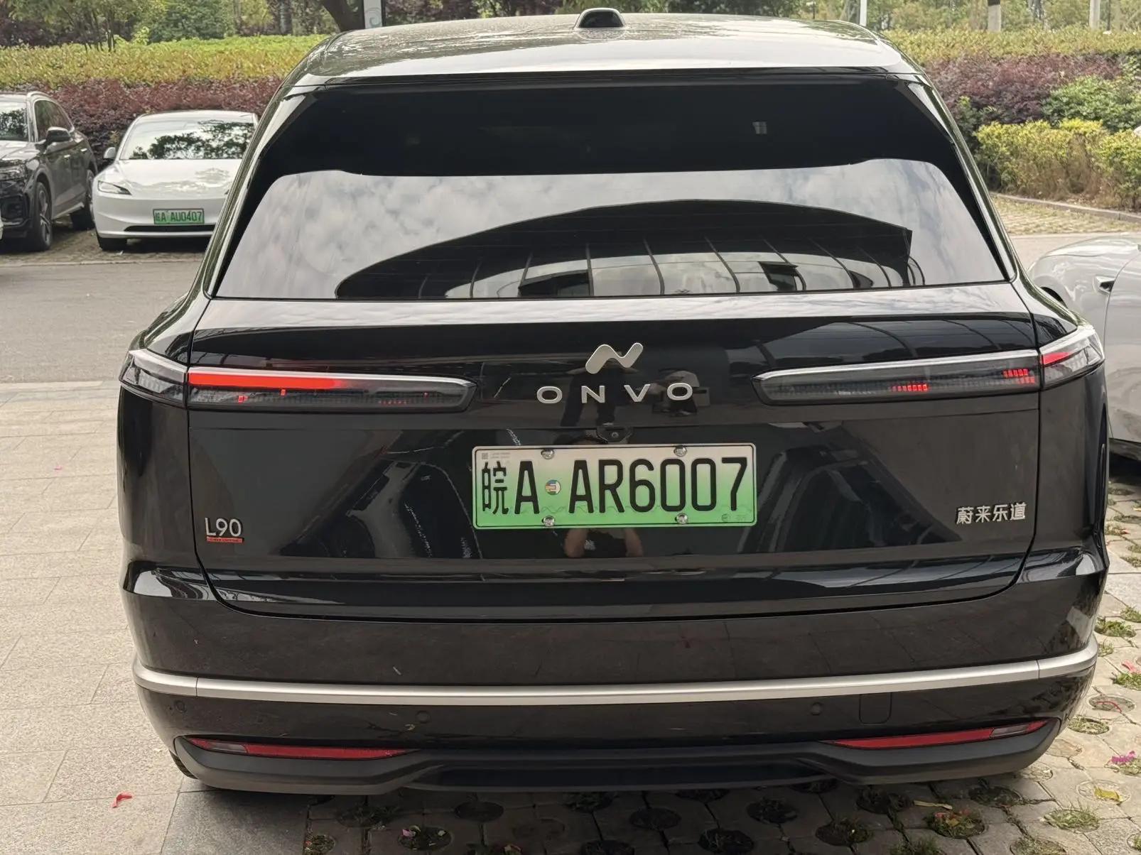 ONVO 2025 L90 Ultra six-seat automatic gear 4