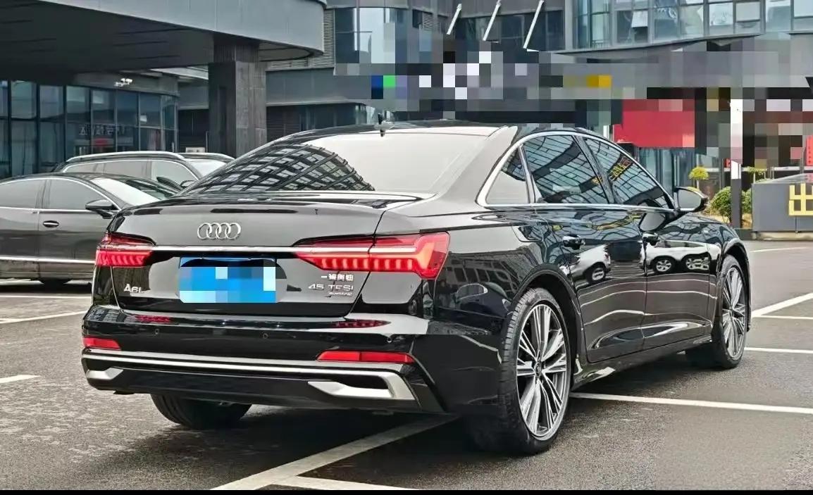Audi 2024 A6L 2.0TFSI 45TFSI Quattro Prestige Dynamic Edition Automatic 5