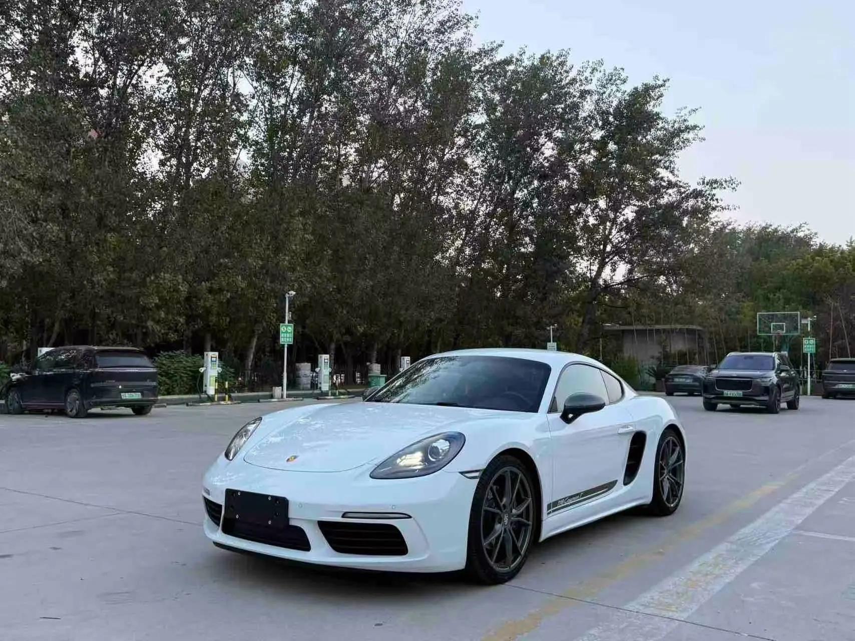 Porsche 718 2022 Cayman 2.0T