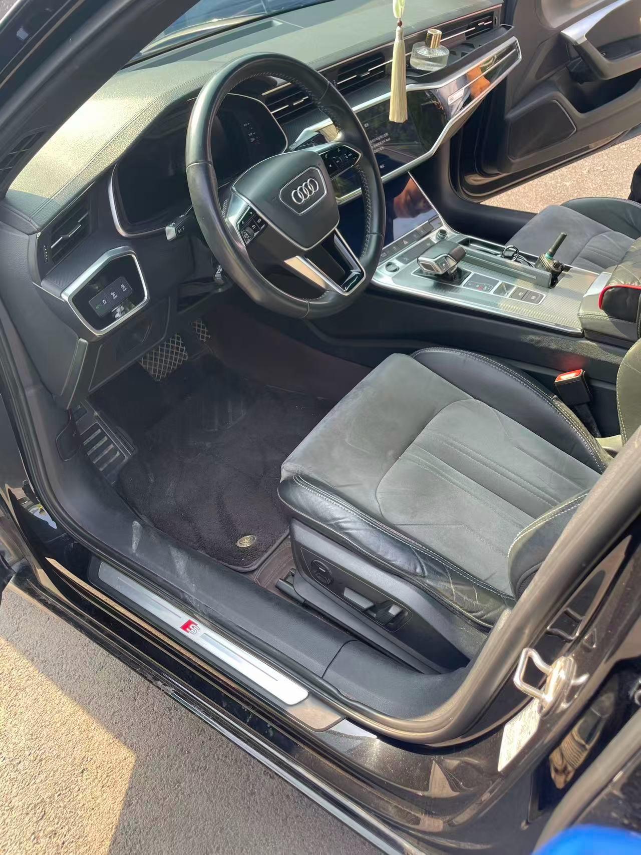 Audi A6L 2021 40 TFSI Deluxe Dynamic 2