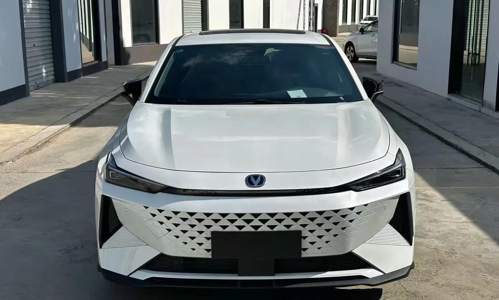 ChangAn 2024 UNI-V Zhidian iDD 1.5 Stepless Blue Whale 136km Zhiku Automatic Gear 2