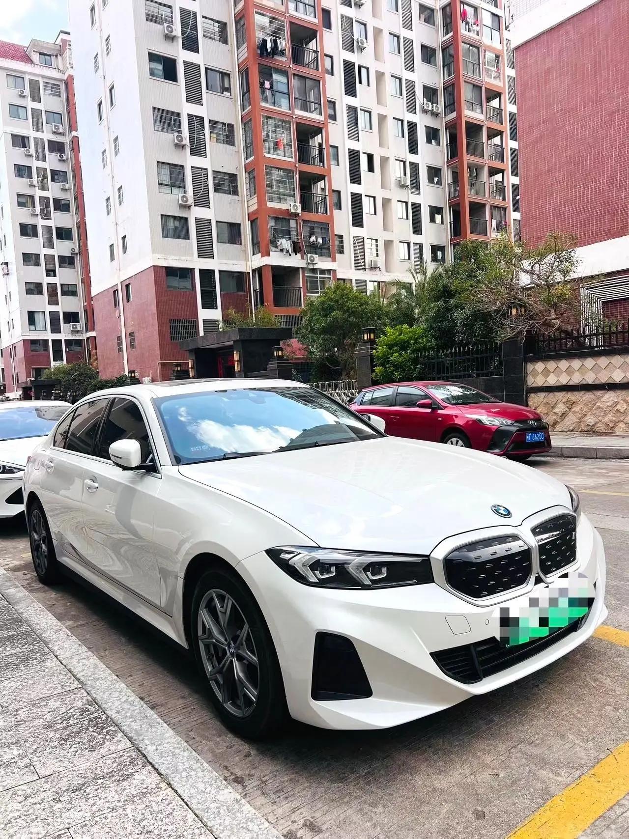 BMW 2025 i3 eDrive 35 L automatic gear 2