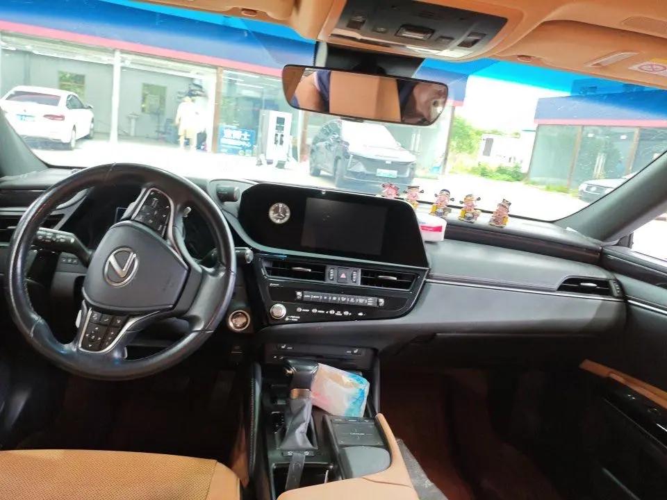 Lexus ES 2022 200 Excellence Edition 3