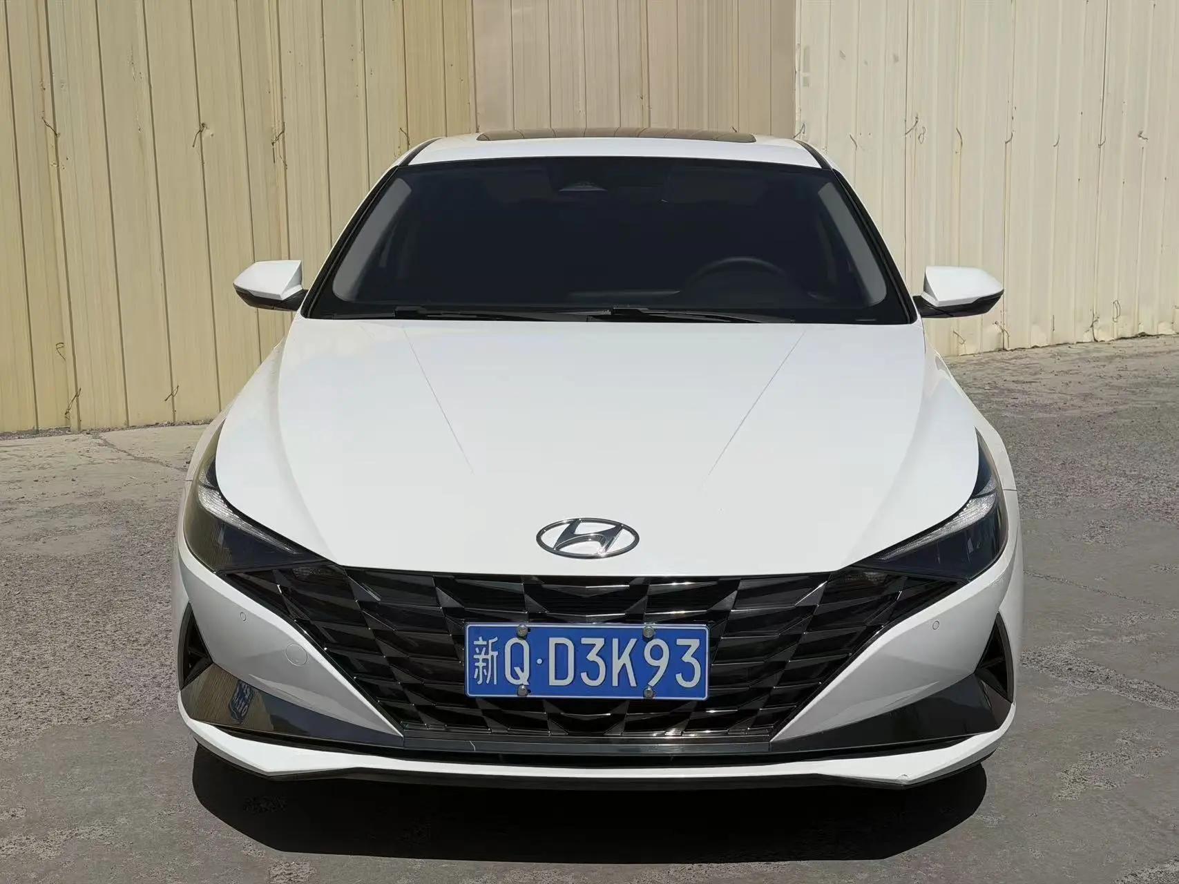 Elantra 2022 1.5L CVT LUX Premium Edition 2