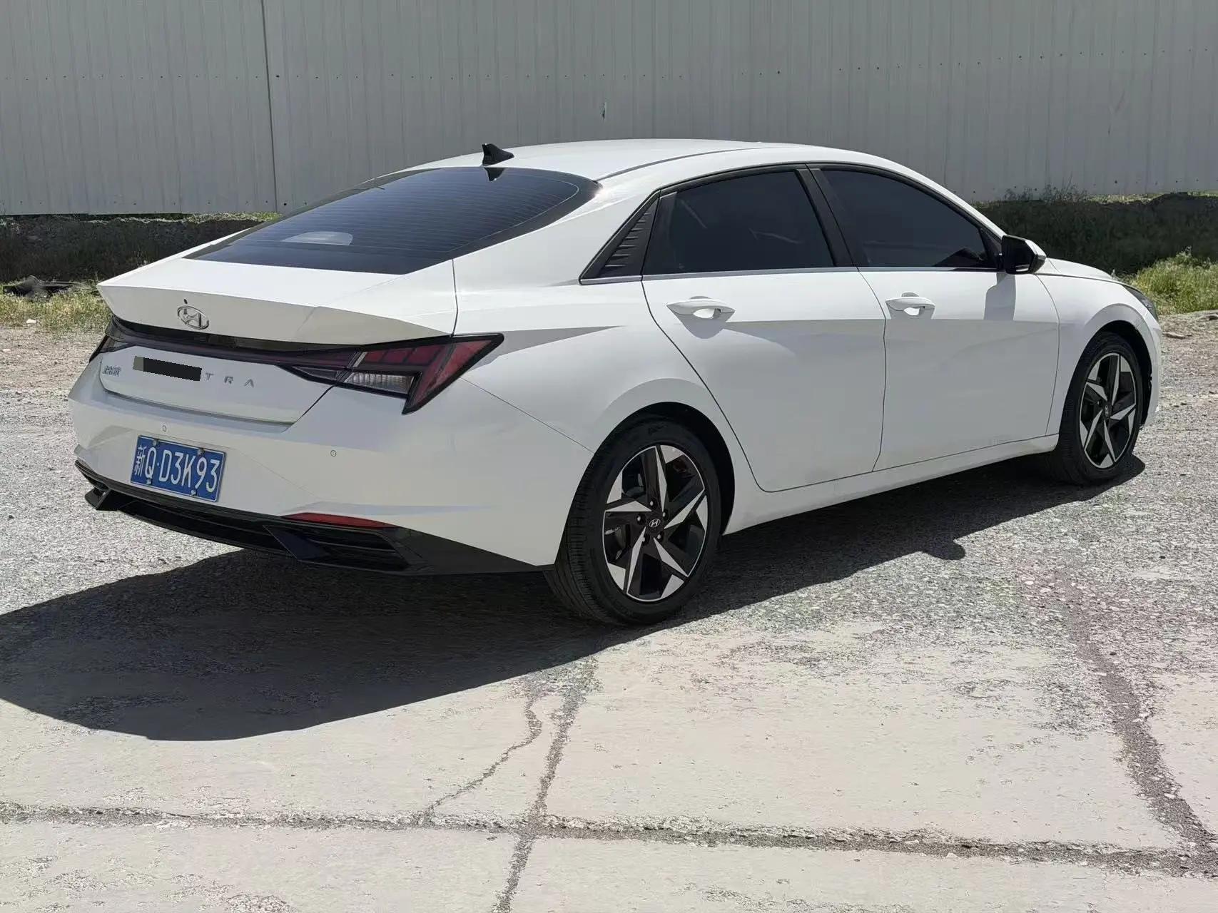 Elantra 2022 1.5L CVT LUX Premium Edition 9