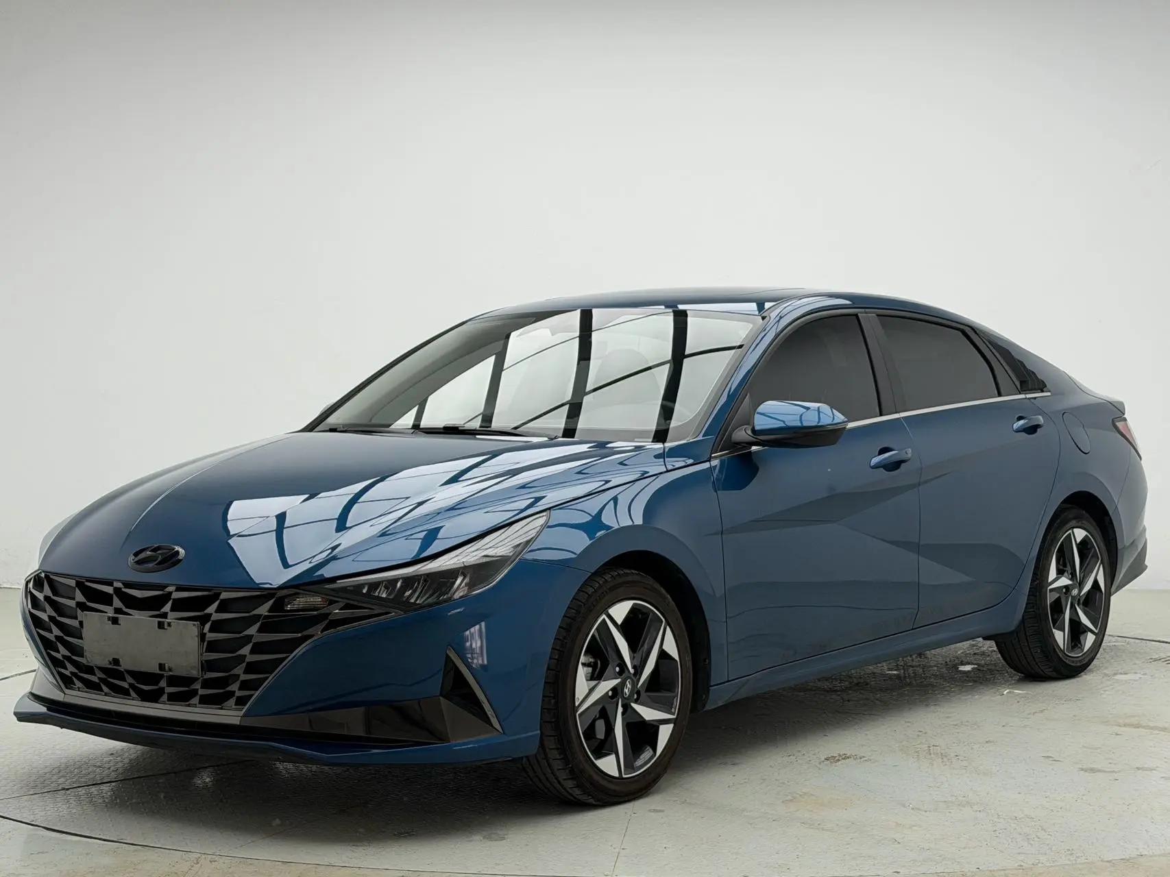 Elantra 2022 1.5L CVT LUX Premium Edition