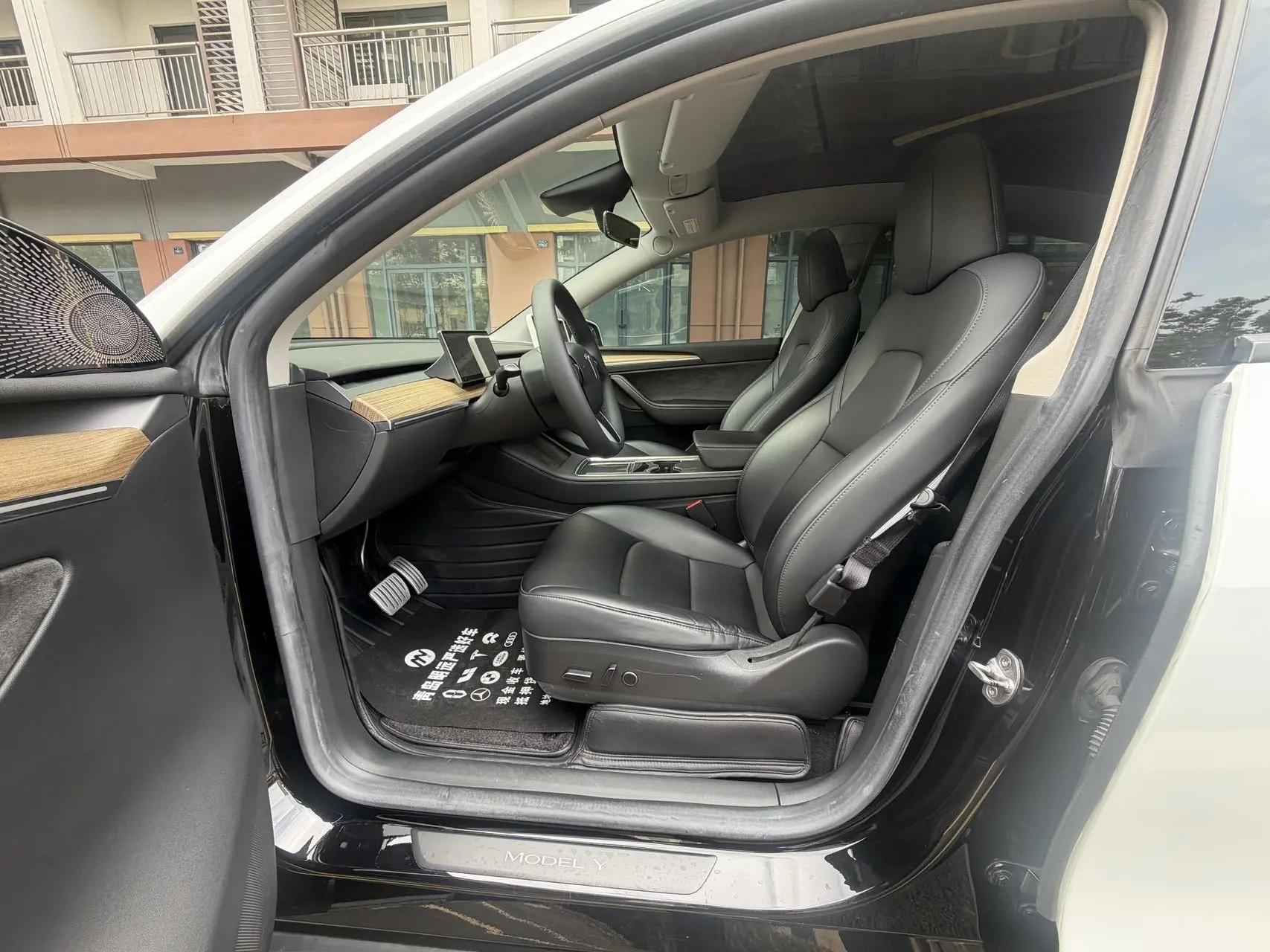 Model Y 2022 Performance High Performance All Wheel Drive 7