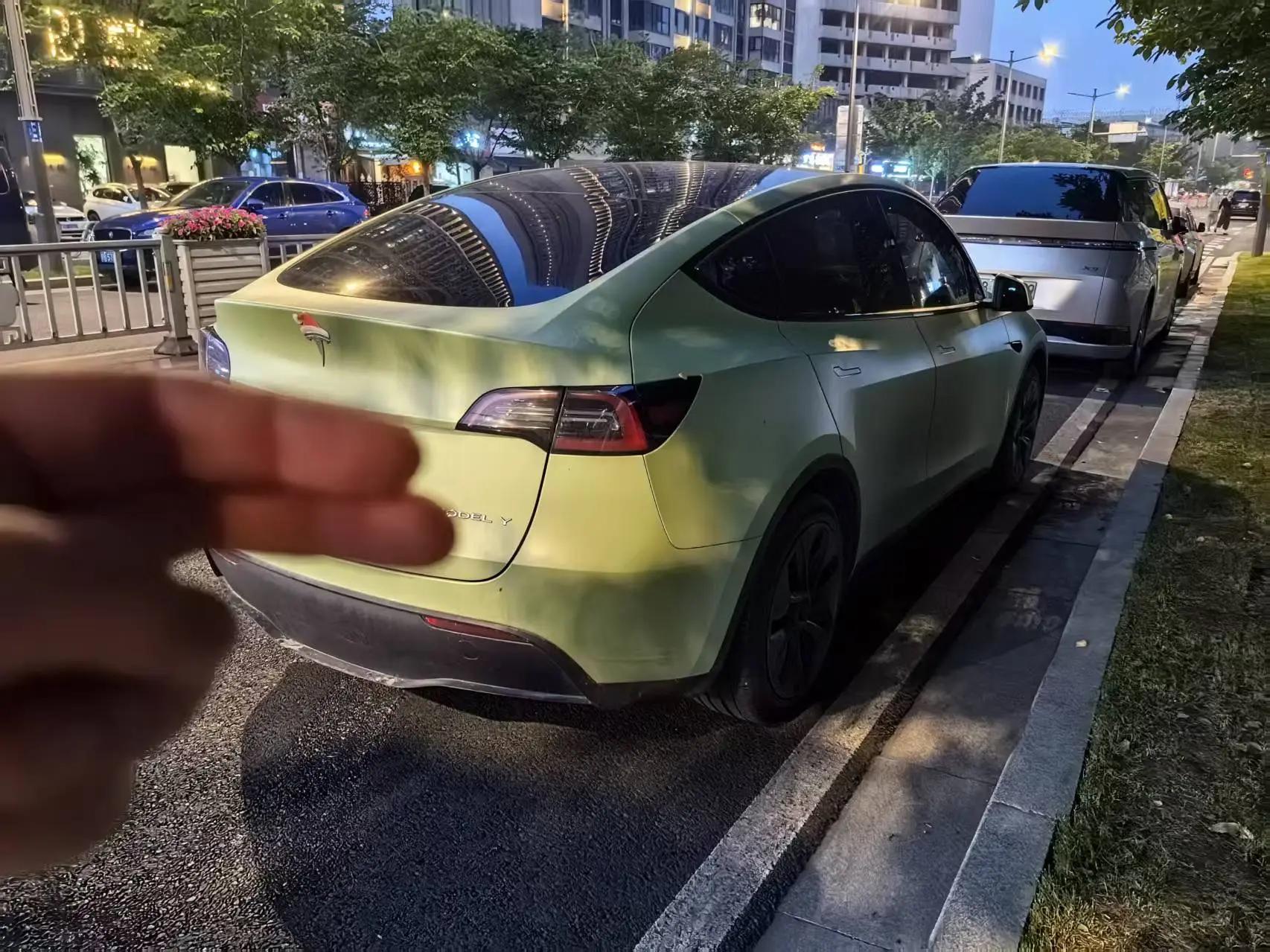 2024 Model Y Rear-Wheel Drive Edition 5