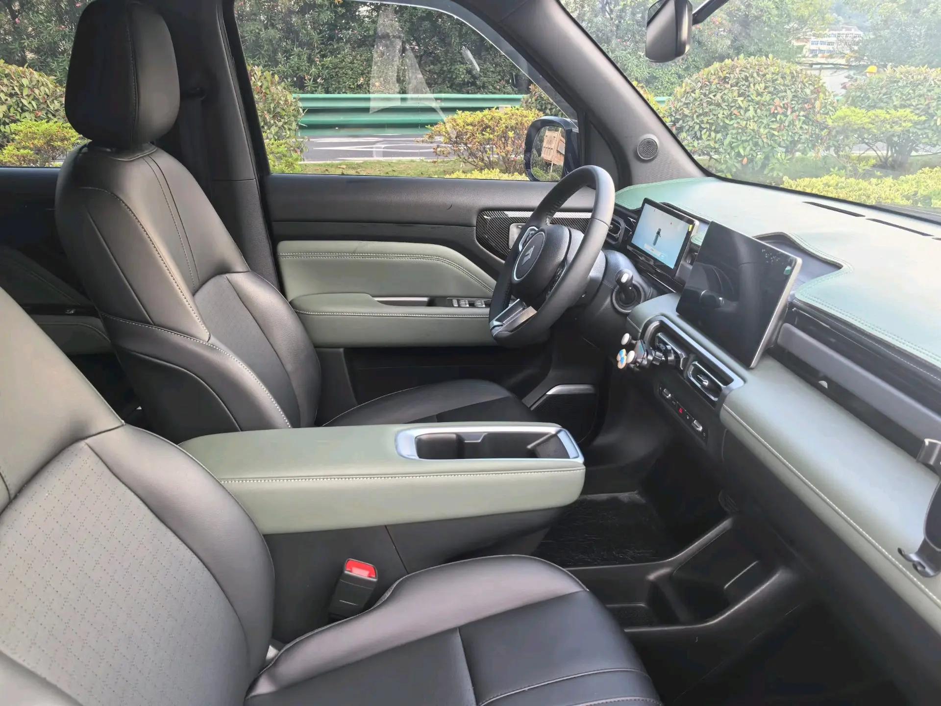 BaoJun 2025 Yueyou Plus Flagship 5-seat Automatic Gear 7