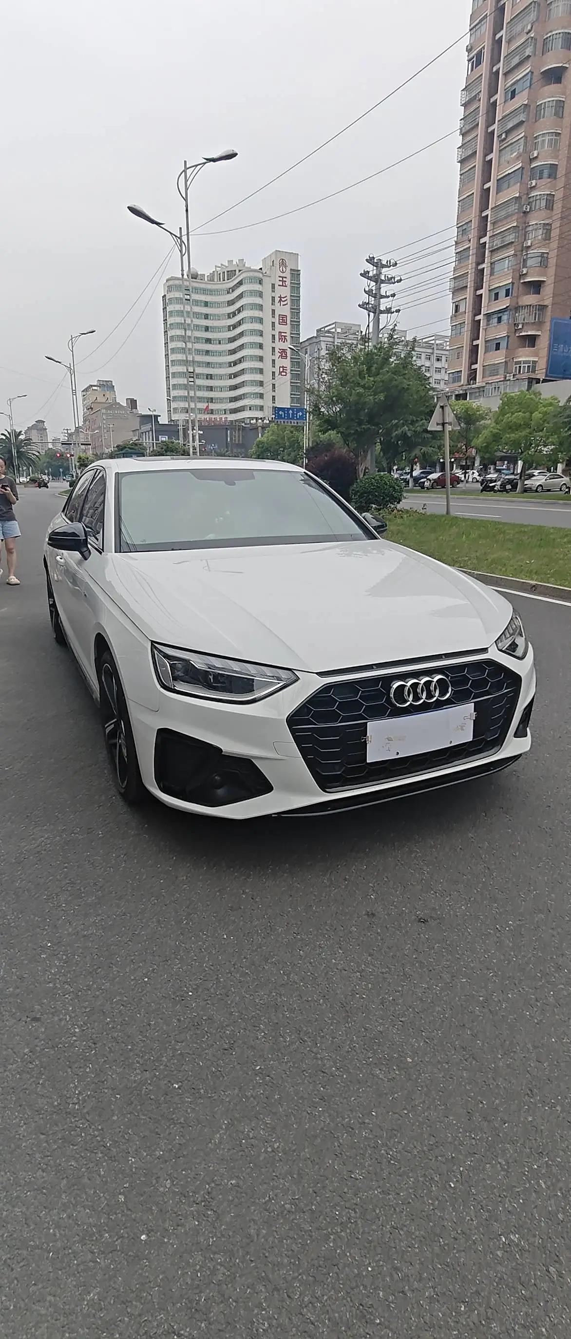 Audi 2024 A4L 2.0TFSI 40TFSI Luxury Dynamic Edition, Automatic 3