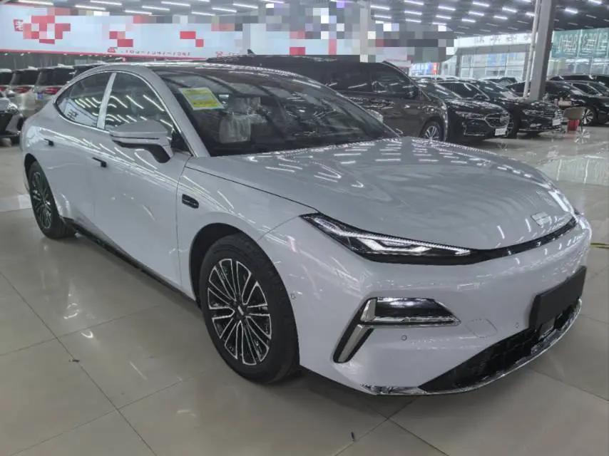 Galaxy Star Shine 8, 2025 Model, 60km EM-i Luxury Edition 6