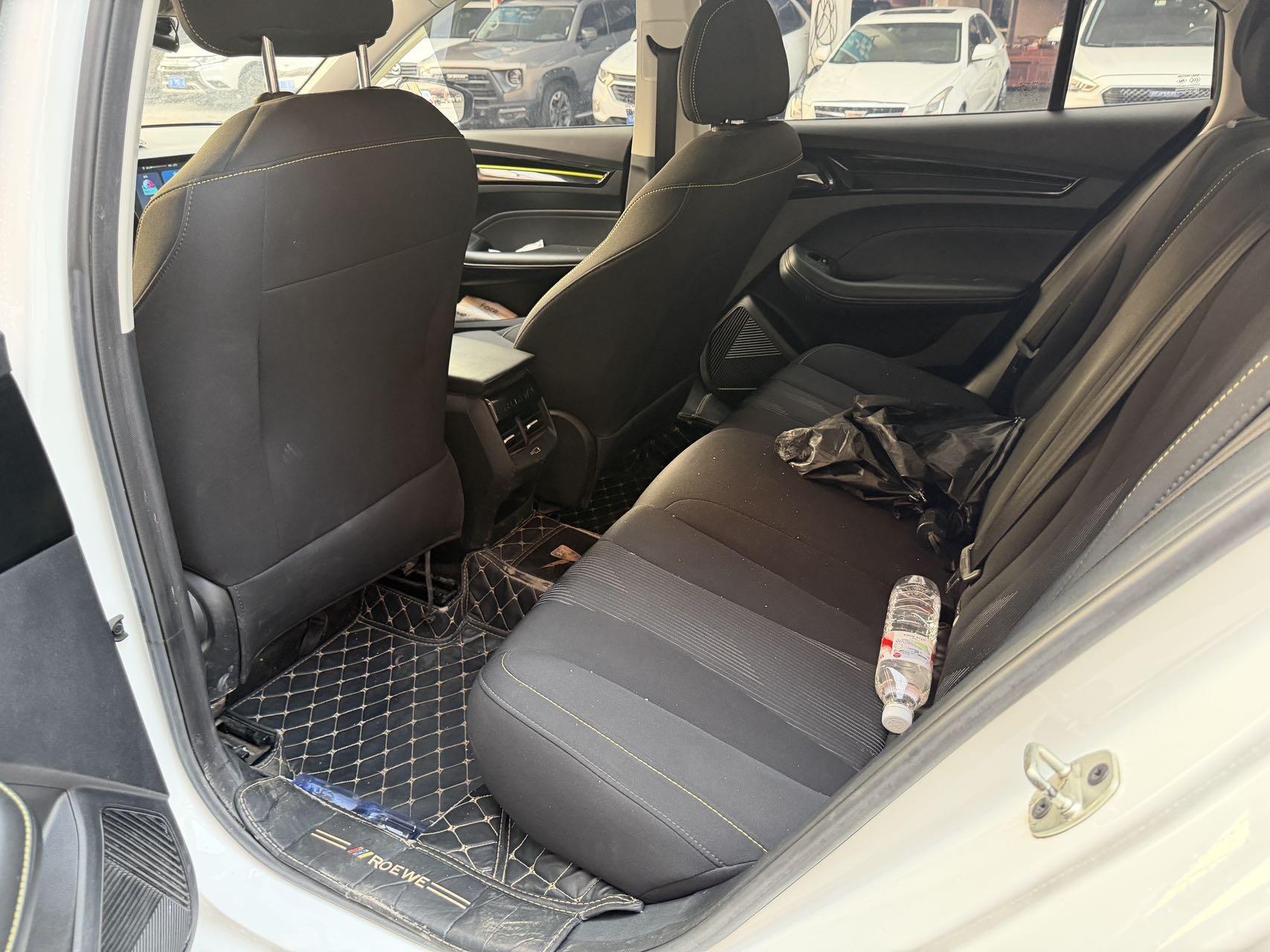 Roewe 2021 i5 1.5 Stepless Platinum Edition Manual Gear 4