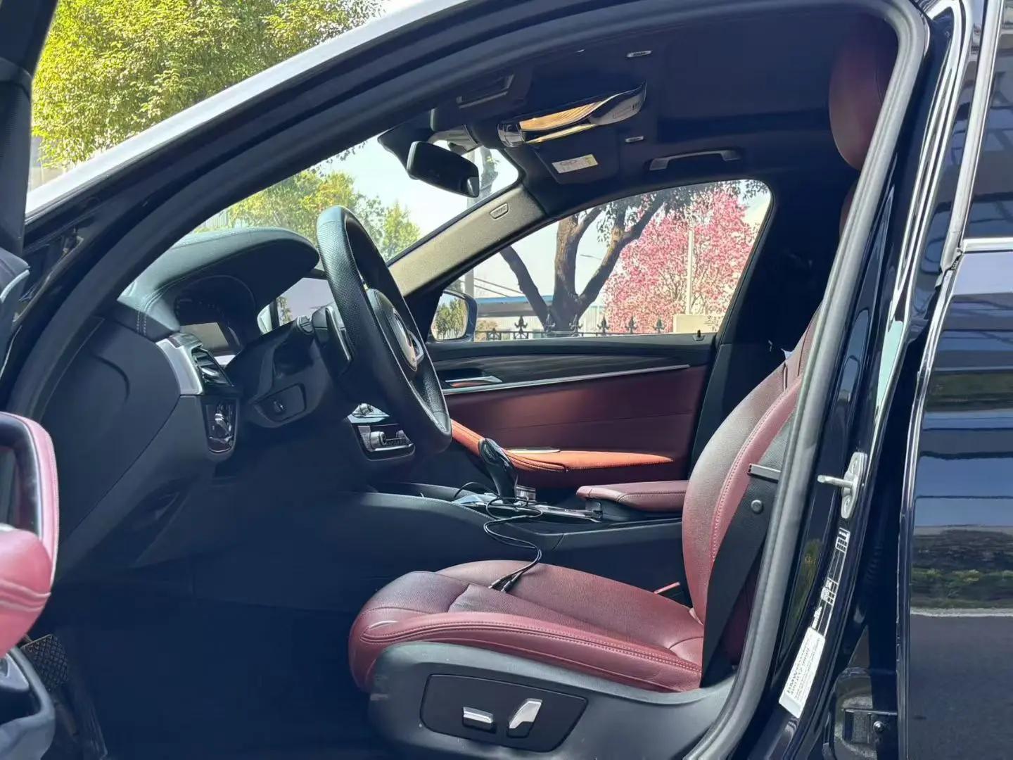 BMW 5 Series 2022 Modified 2 530Li Leading M Sports Suit 3