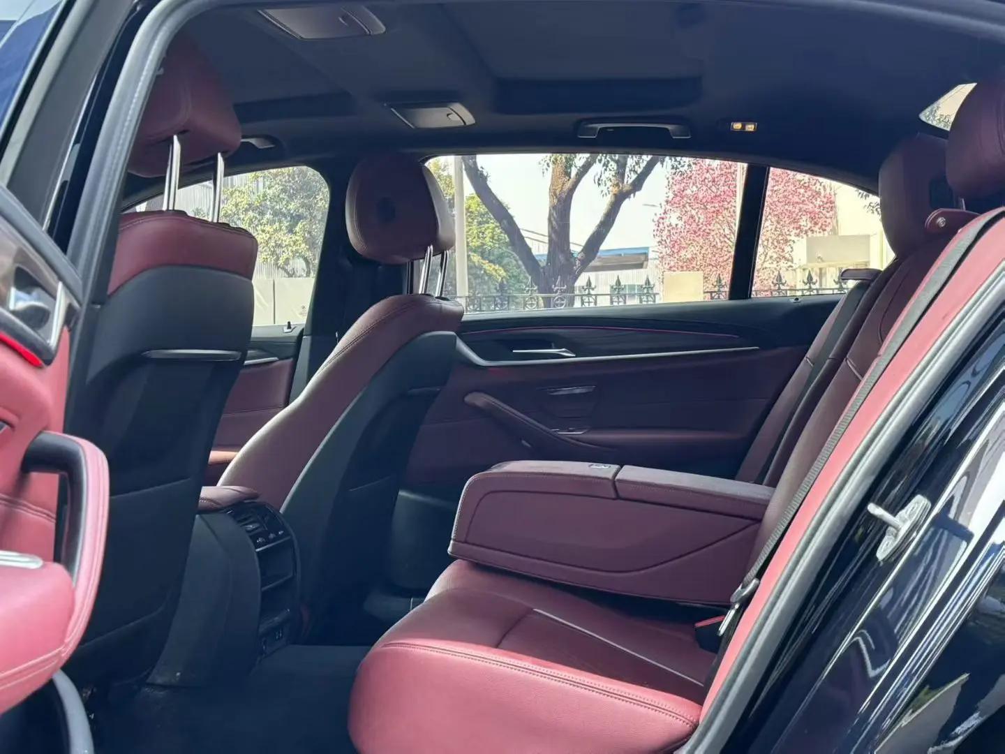 BMW 5 Series 2022 Modified 2 530Li Leading M Sports Suit 4