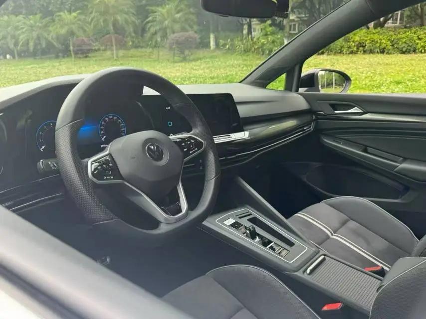 Volkswagen 2023 Golf 8 R-Line 1.4TSI 280TSI Automatic 6