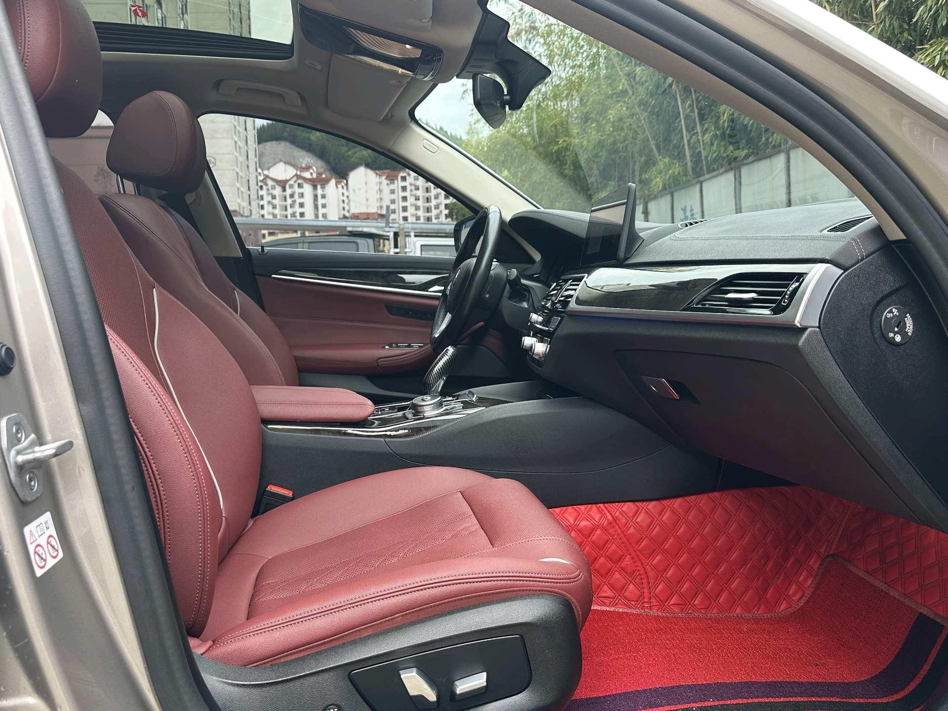 BMW 5 Series 2021 525Li Deluxe Suit 7
