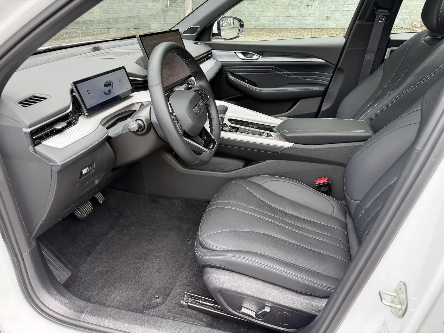 Geely 2025 Xingrui 1.5TD Oriental Yao Kunlun Edition Automatic 6